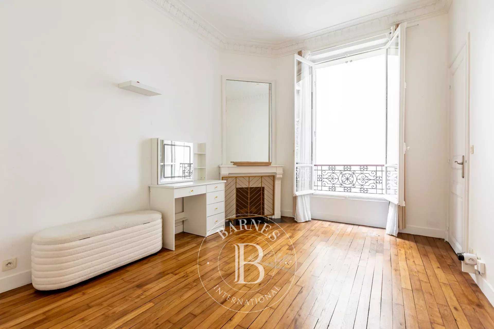 Paris  - Appartement 6 Pièces 4 Chambres