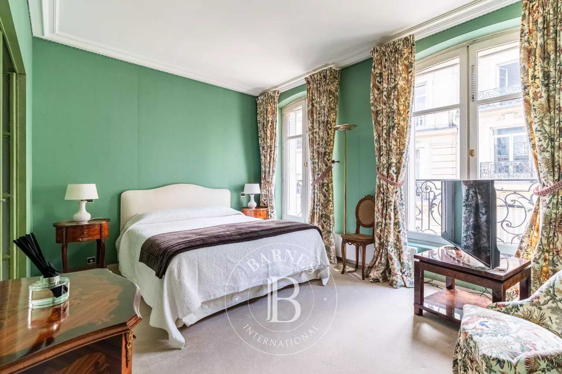 Paris  - Apartment 3 Bedrooms