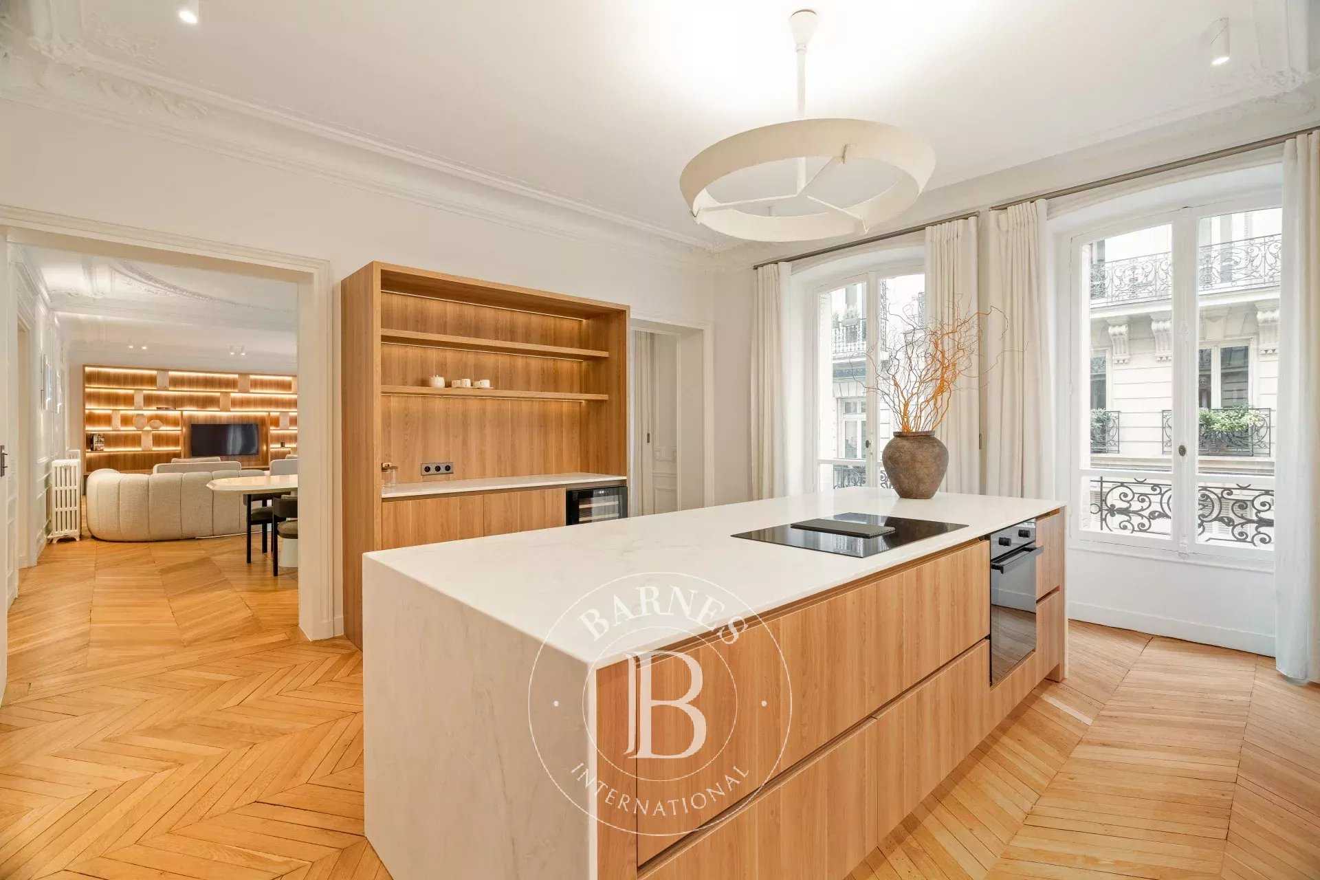 Paris  - Apartment 4 Bedrooms
