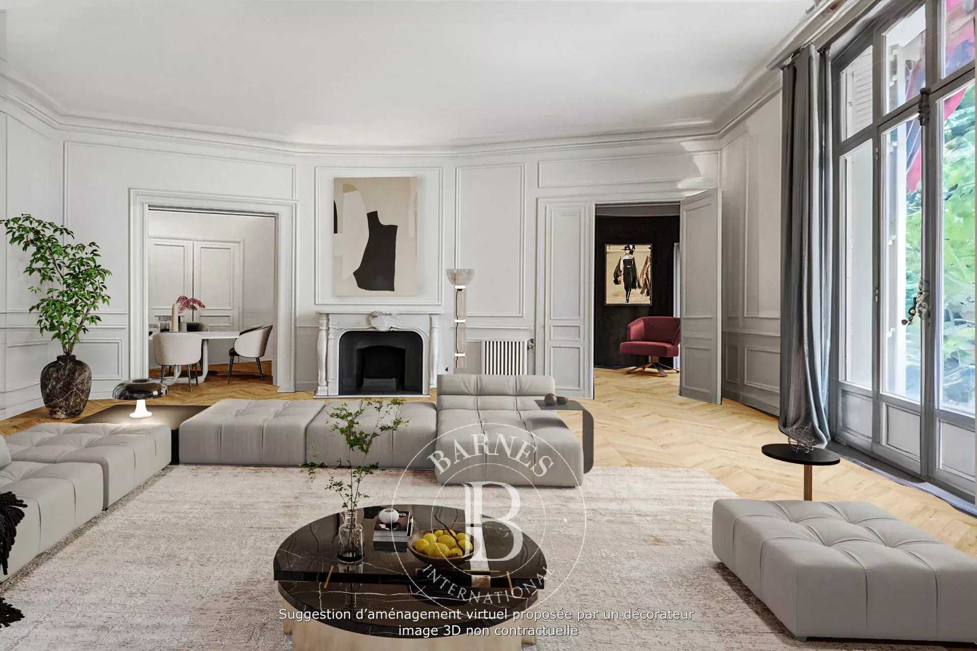Paris  - Appartement 8 Pièces 4 Chambres