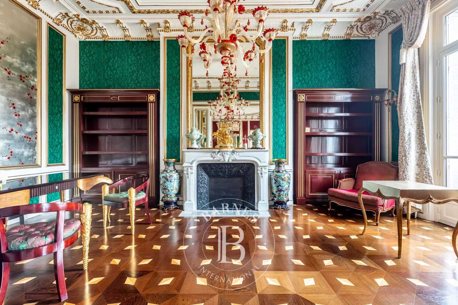 Paris  - Apartment 4 Bedrooms