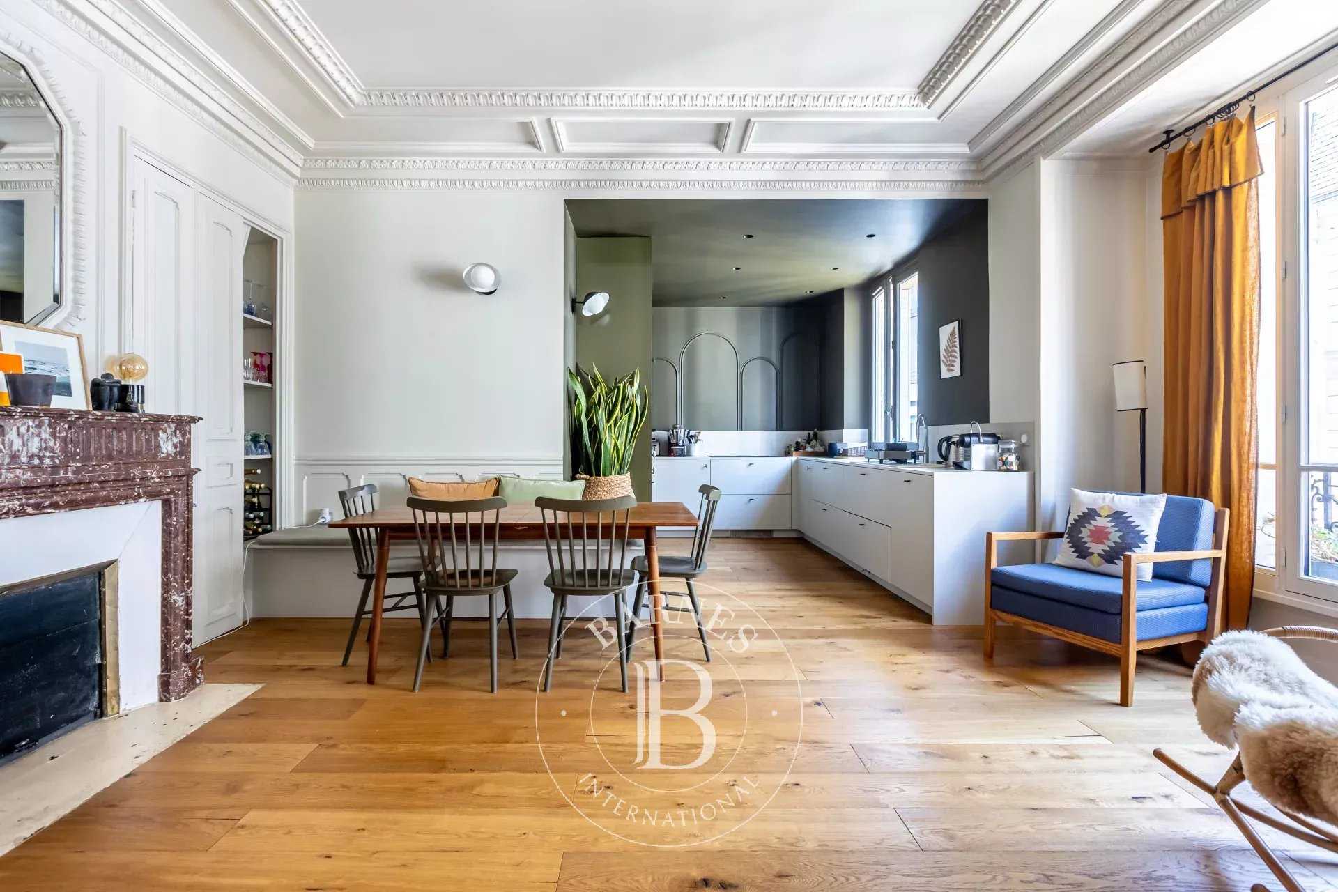 Paris  - Appartement 4 Pièces 3 Chambres