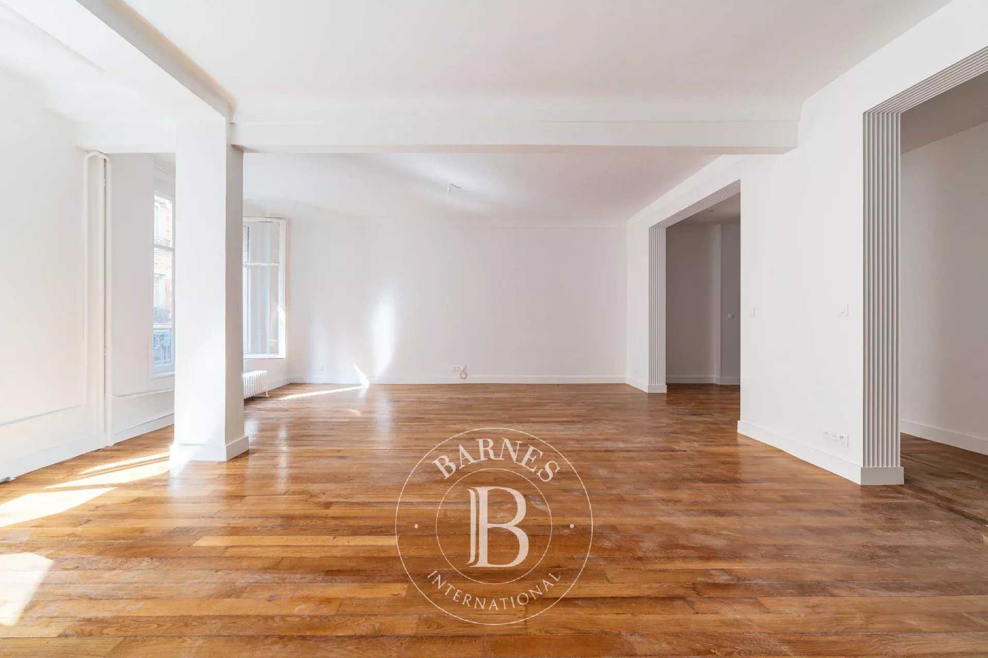 Paris  - Apartment 3 Bedrooms