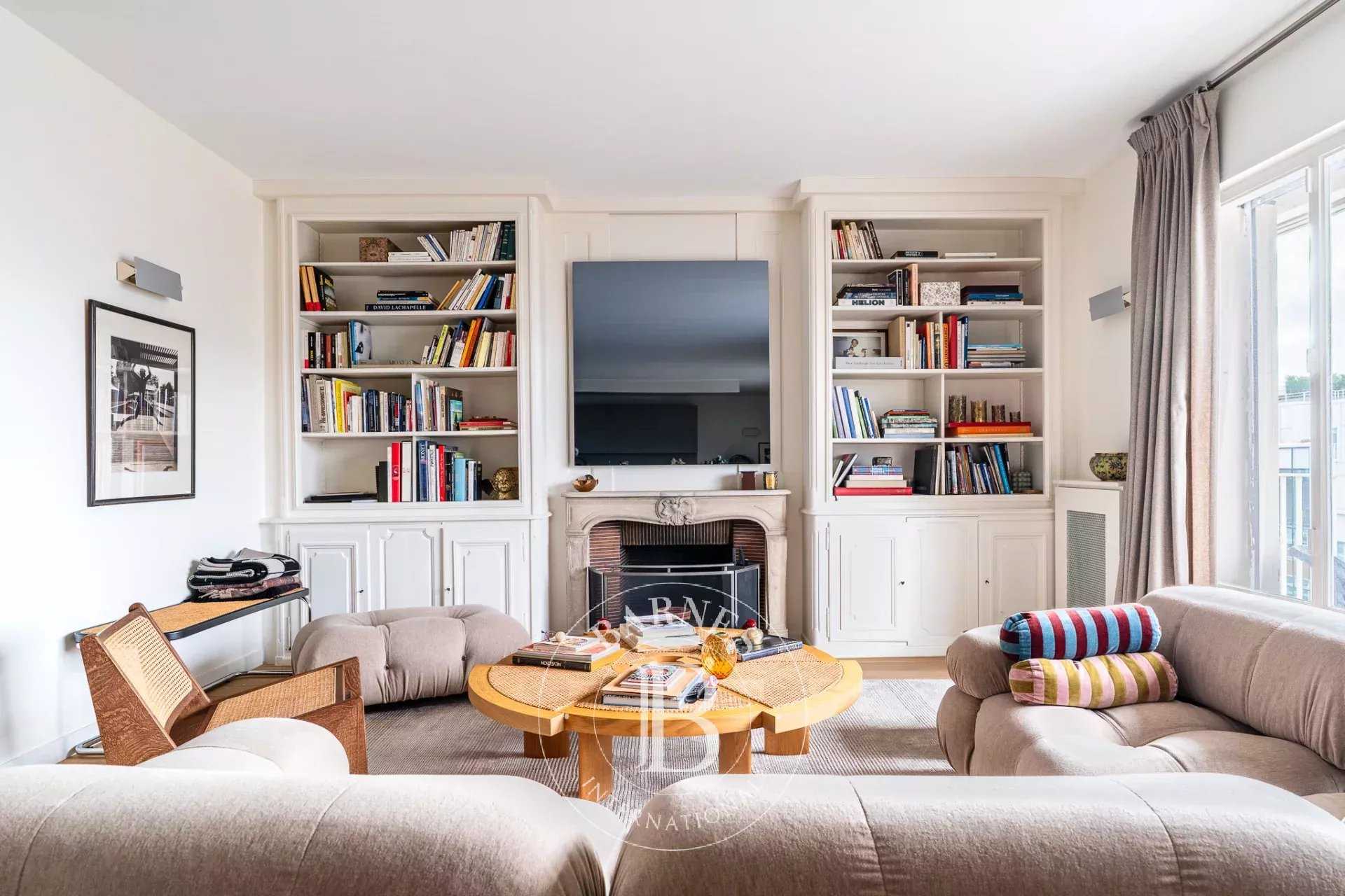 Paris  - Appartement 6 Pi&egrave;ces 4 Chambres