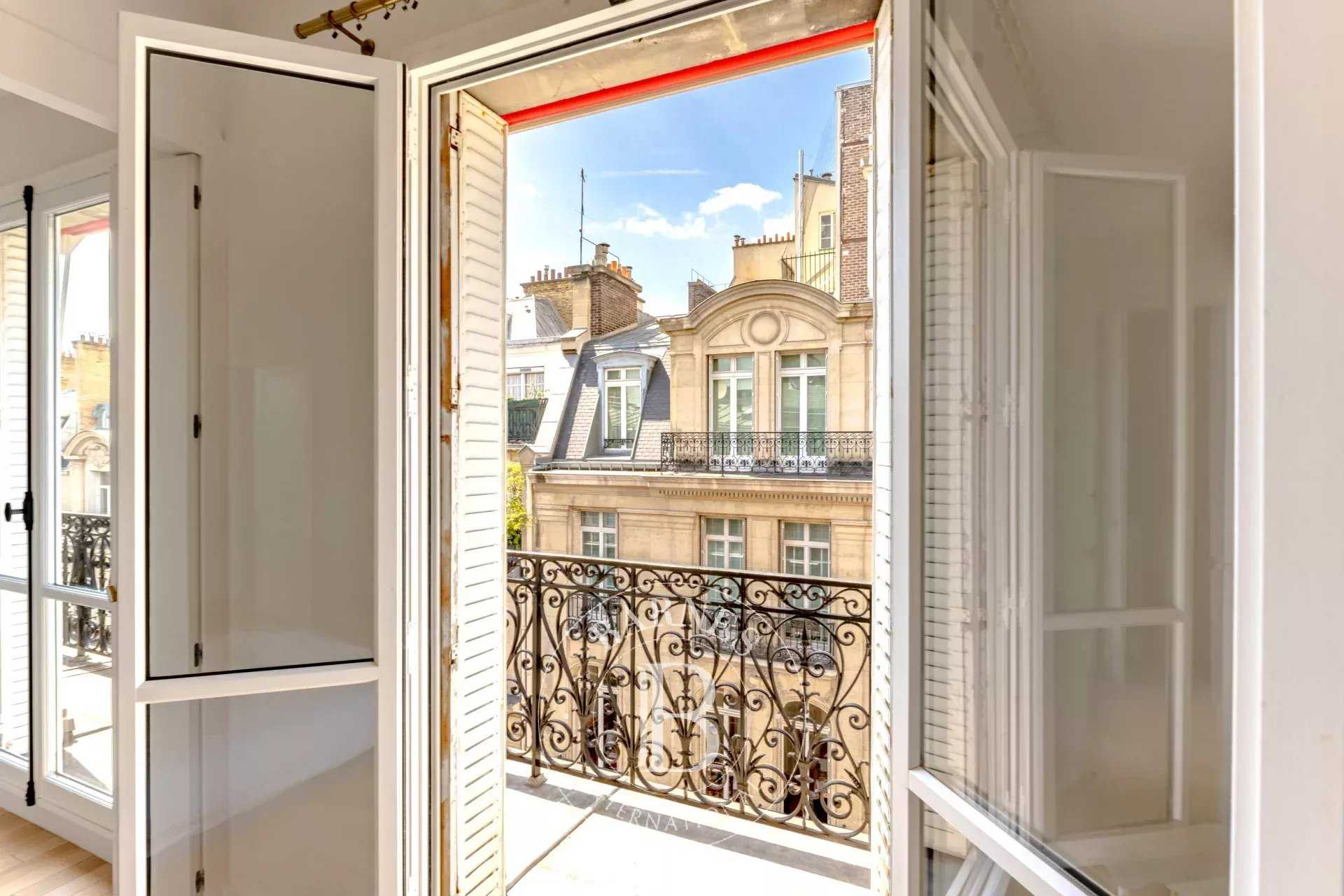 Paris  - Appartement 5 Pi&egrave;ces 3 Chambres