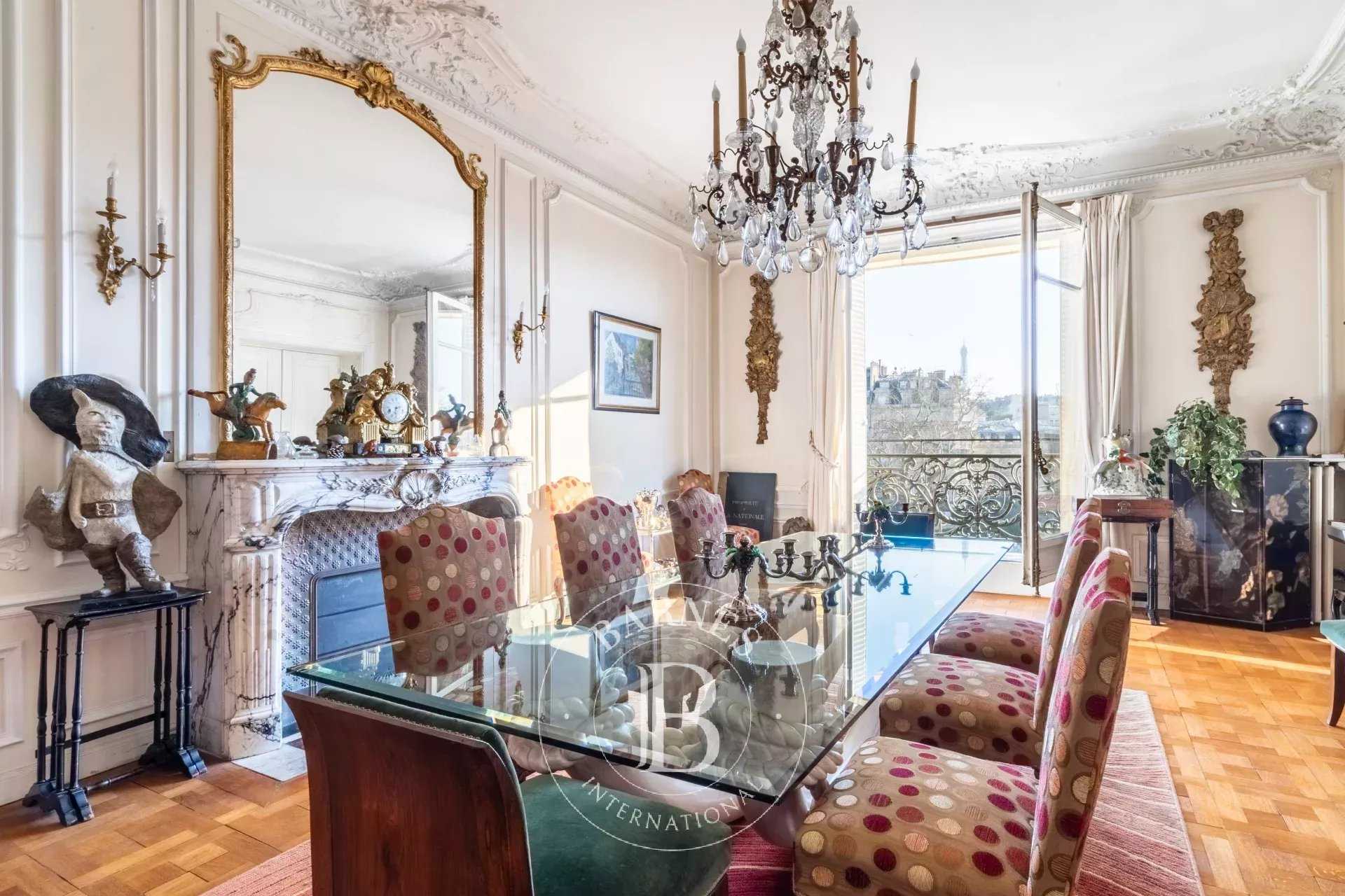 Paris  - Appartement 7 Pièces 4 Chambres