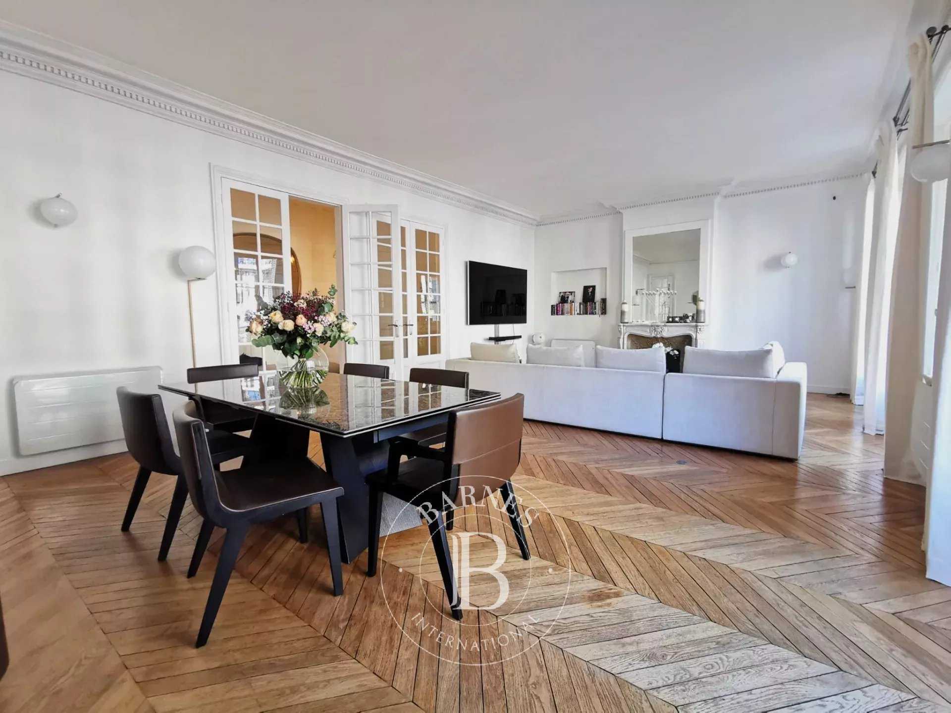 Paris  - Appartement 6 Pièces 4 Chambres