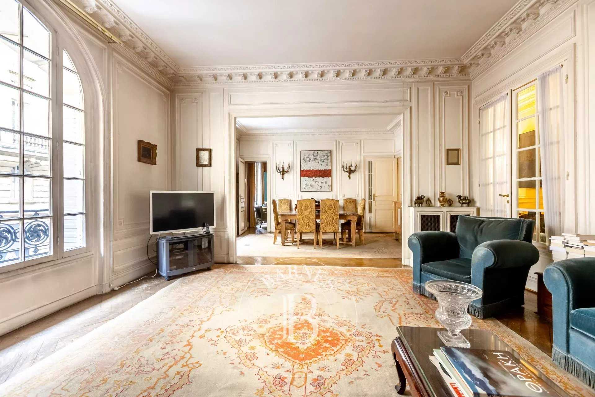 Paris  - Appartement 5 Pi&egrave;ces 3 Chambres