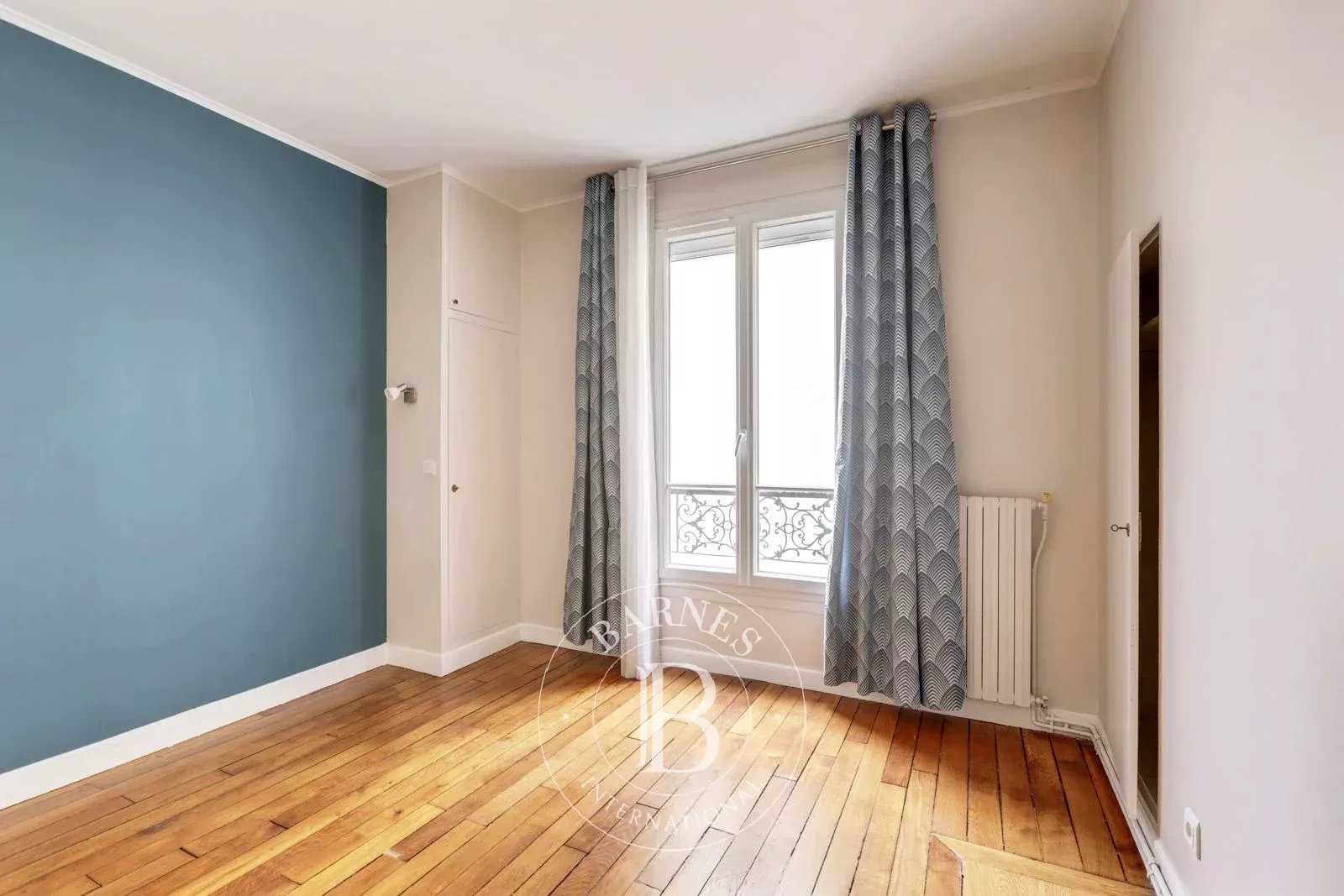 Paris  - Apartment 3 Bedrooms