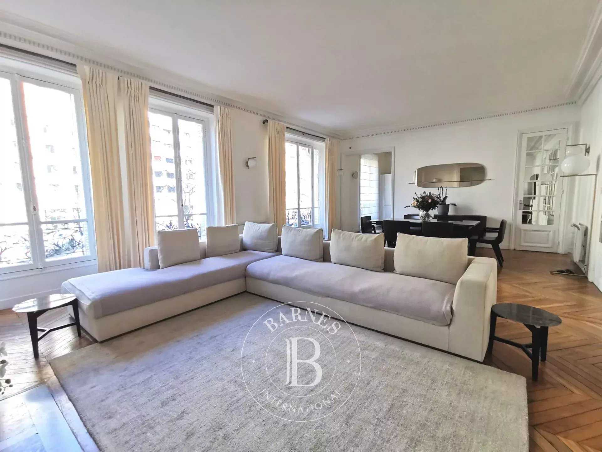 Paris  - Appartement 6 Pièces 4 Chambres