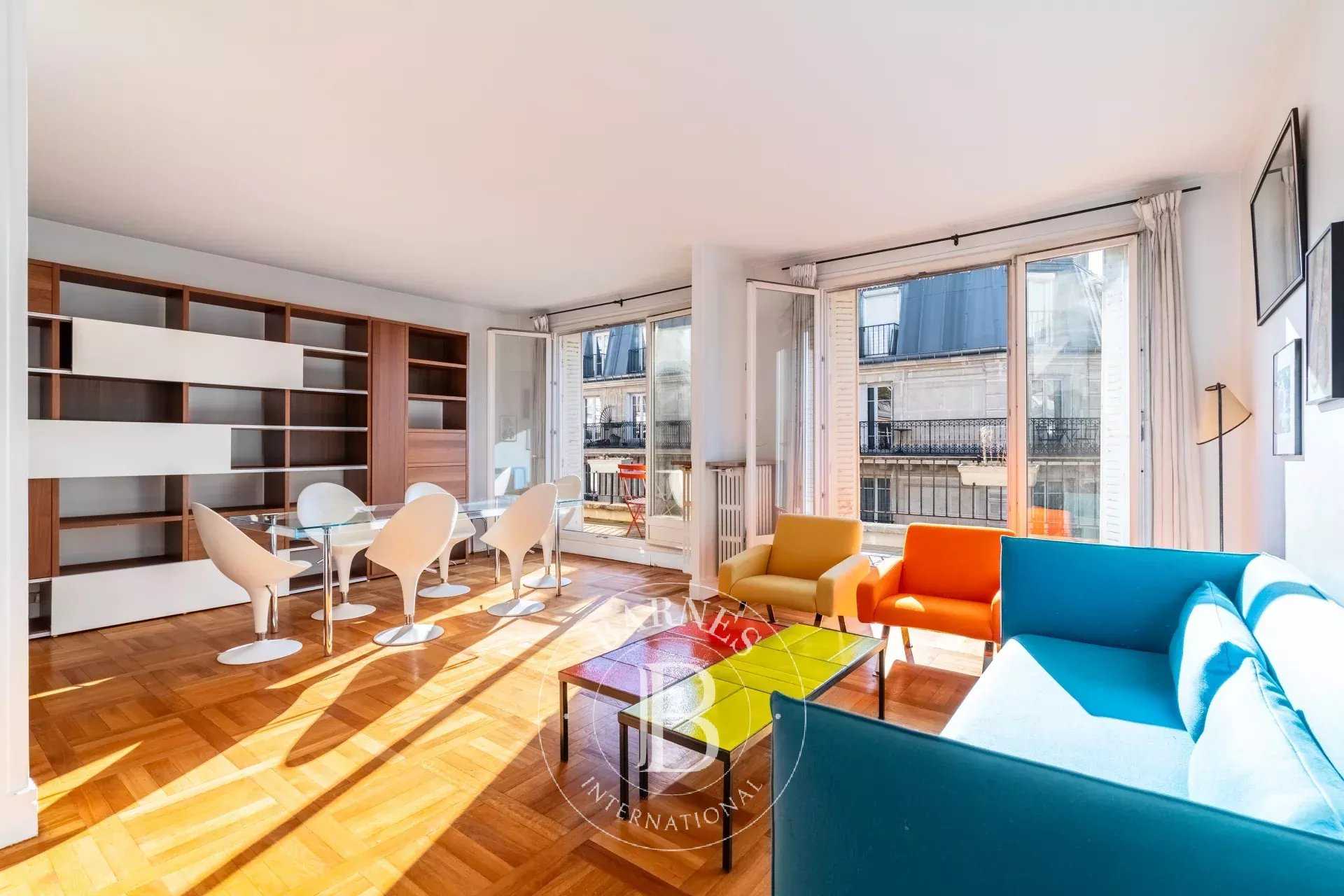 Paris  - Appartement 5 Pièces 2 Chambres