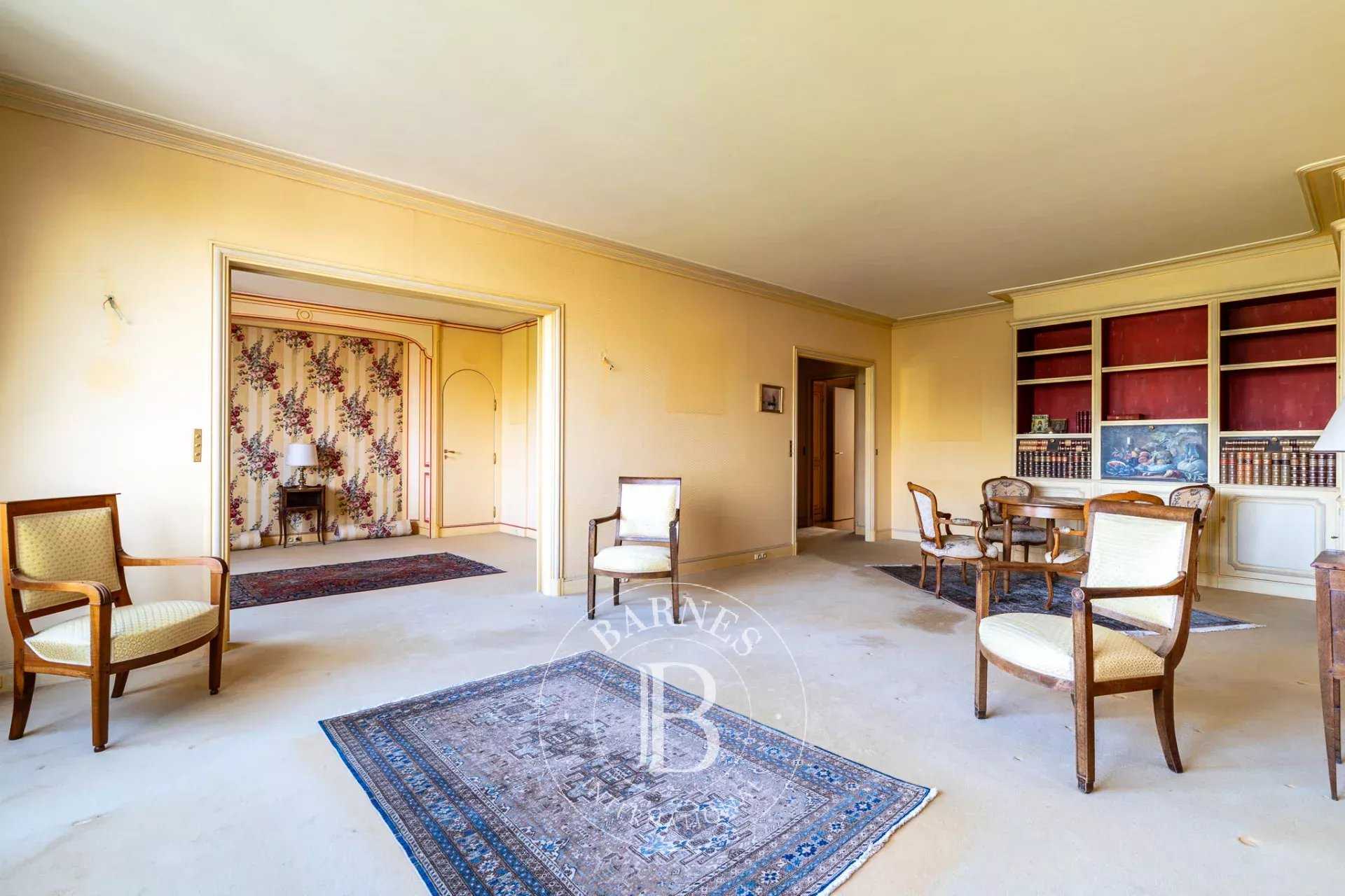 Paris  - Appartement 4 Pi&egrave;ces 3 Chambres