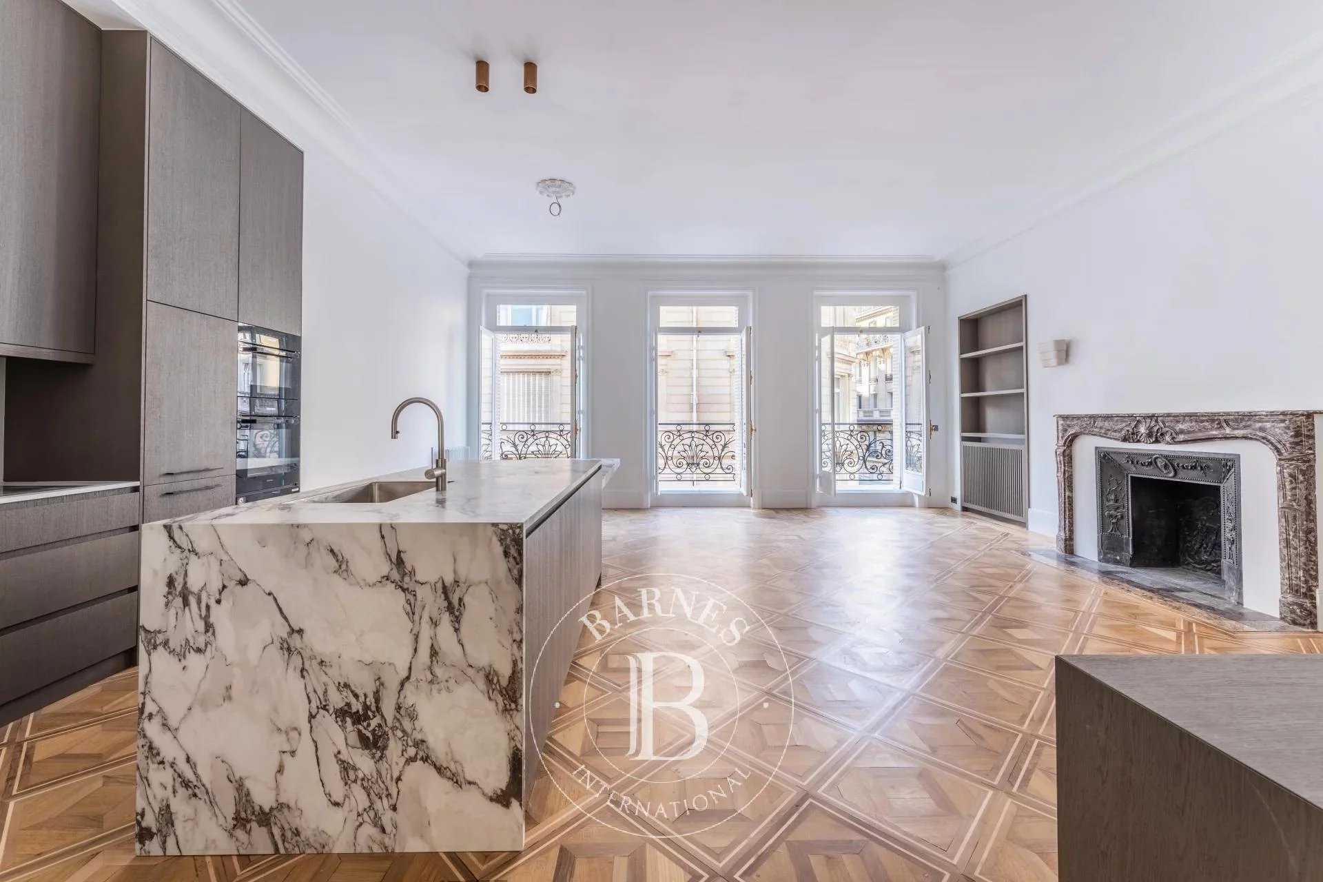 Apartment Paris 75016  -  ref 7615104 (picture 1)