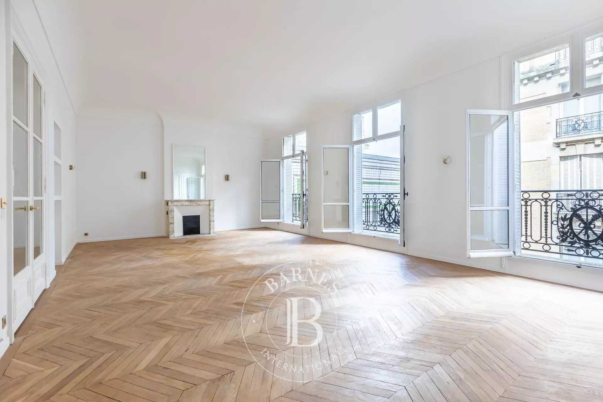 Appartement Paris 75016  -  ref 83343564 (picture 1)