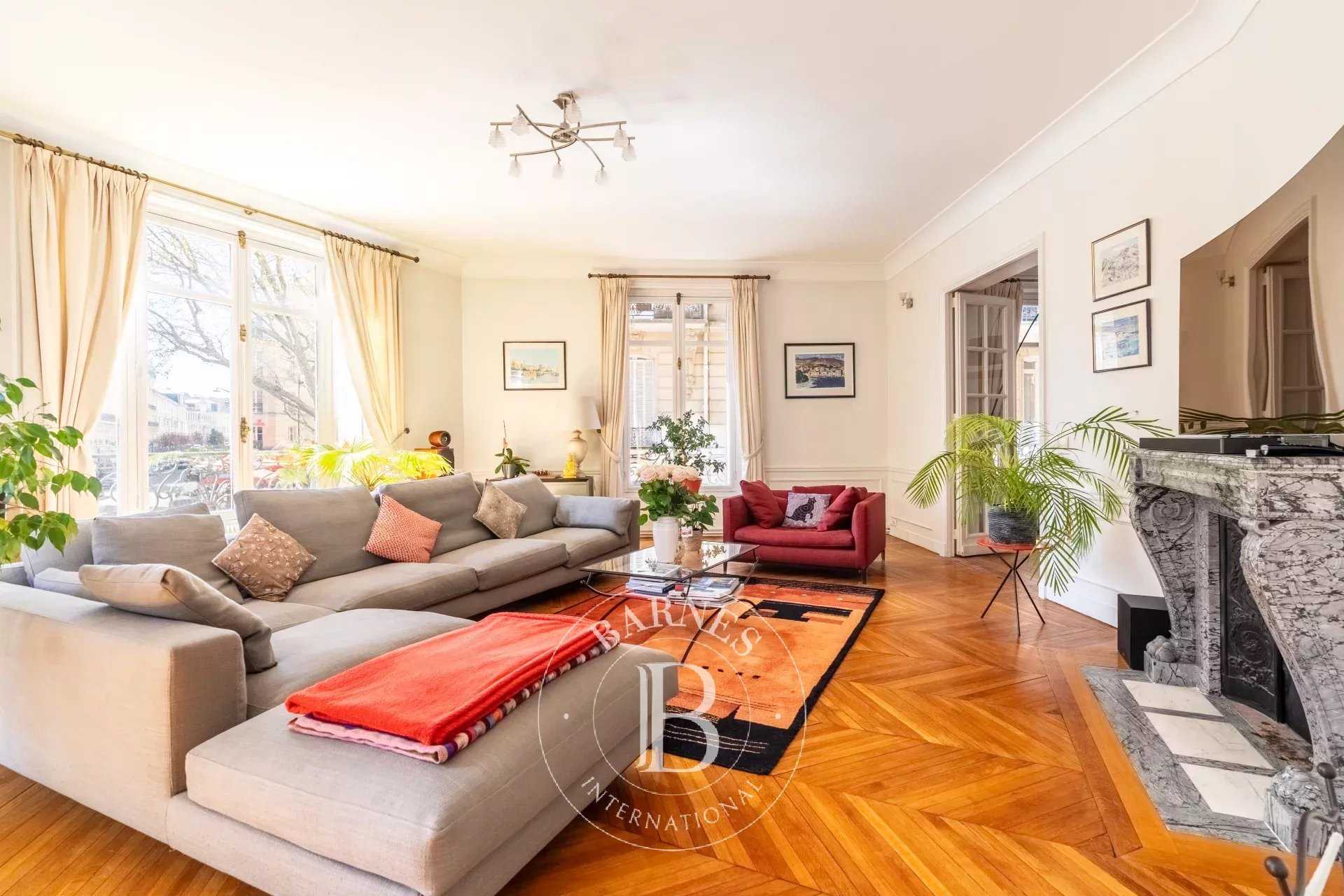 Apartment Paris 75016  -  ref 85780782 (picture 1)