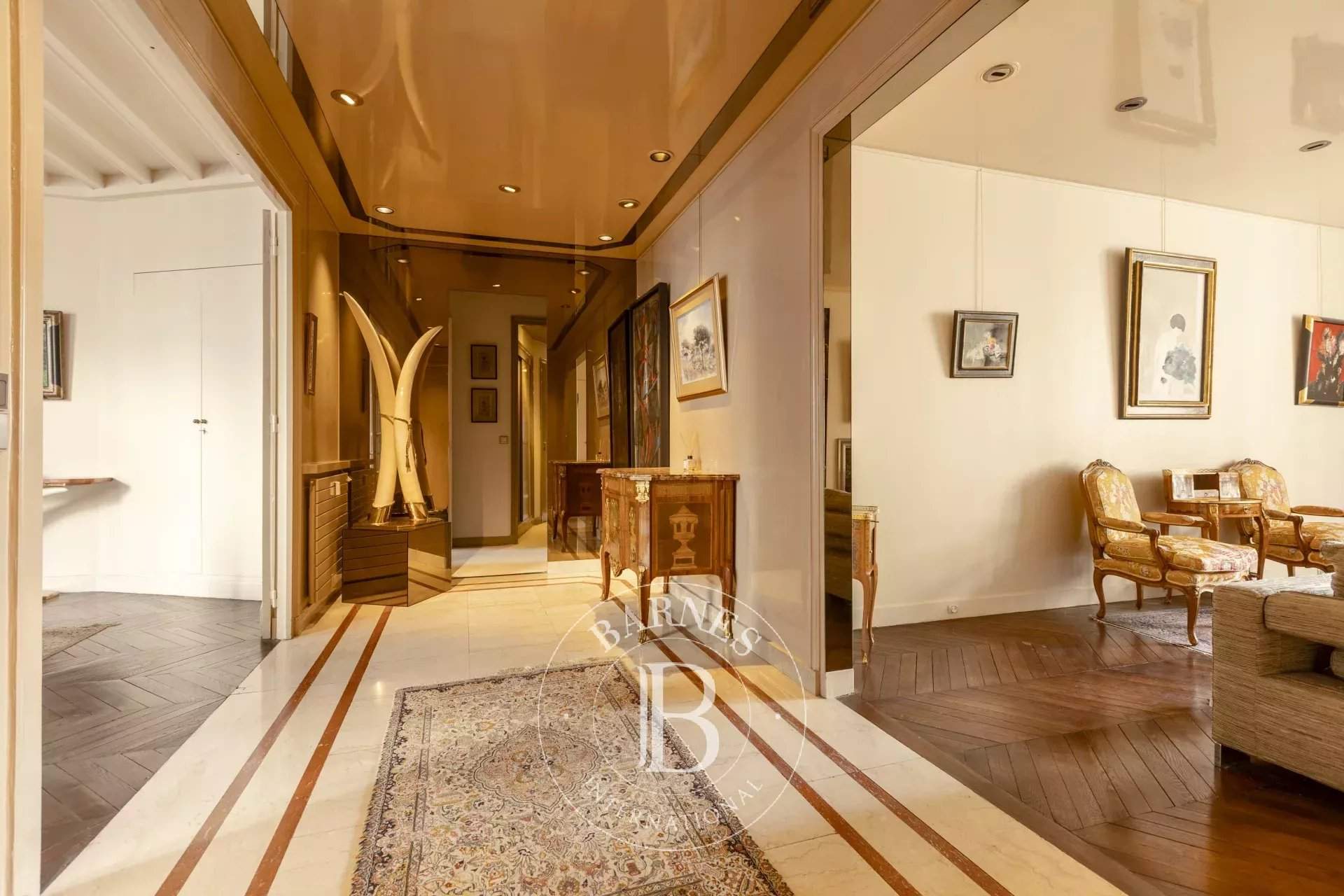 Paris  - Apartment 4 Bedrooms - picture 4