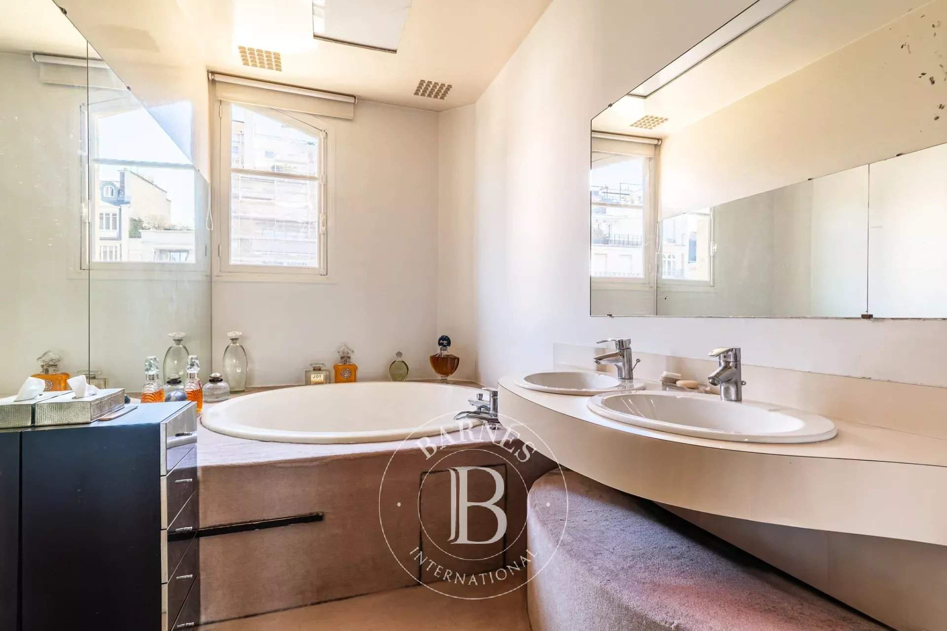 Paris  - Appartement 5 Pi&egrave;ces 3 Chambres - picture 12