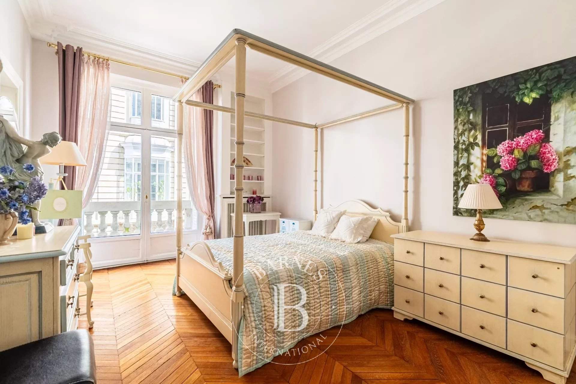 Paris  - Apartment 4 Bedrooms - picture 9