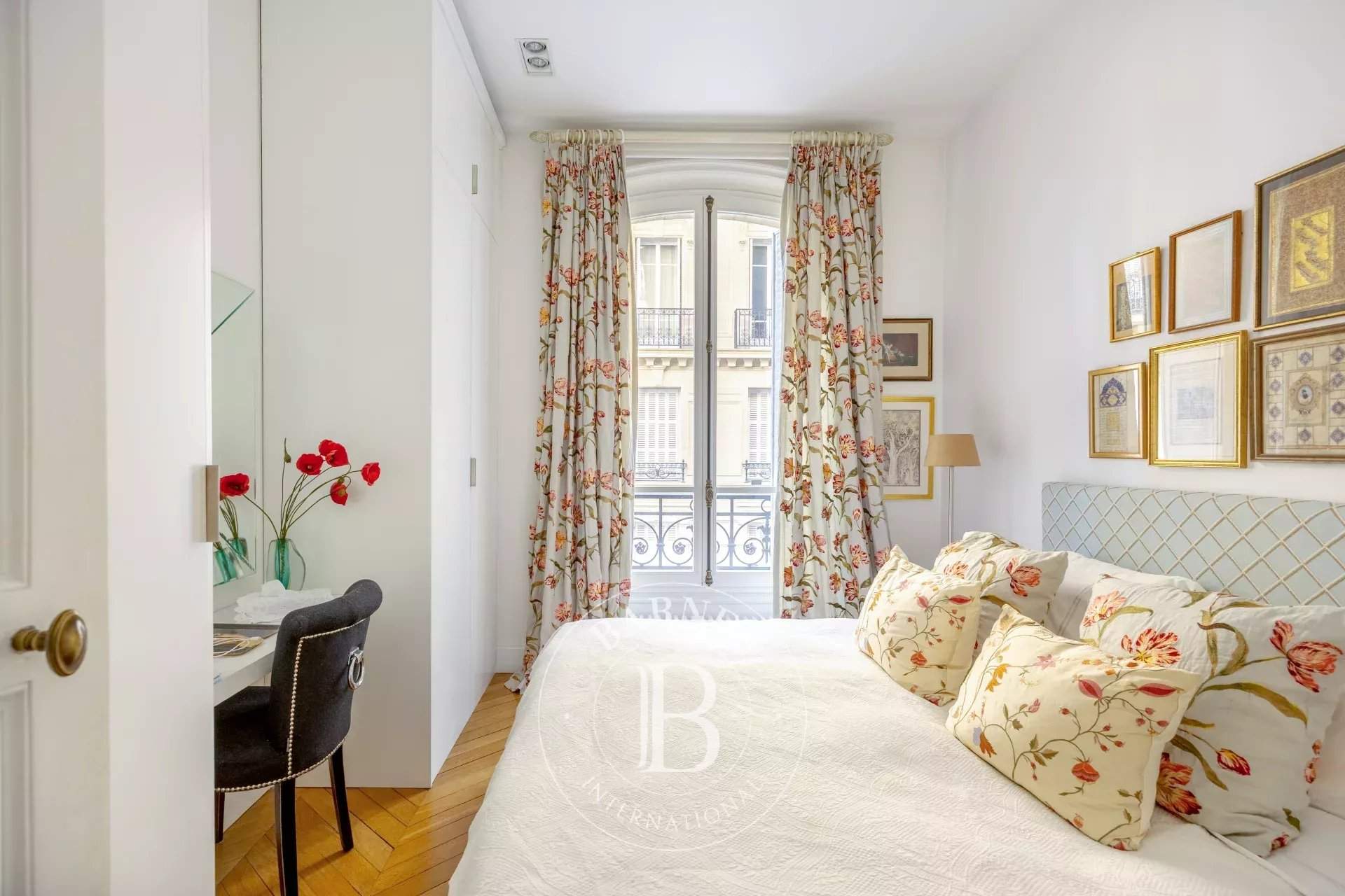 Paris  - Appartement 6 Pi&egrave;ces 3 Chambres - picture 8