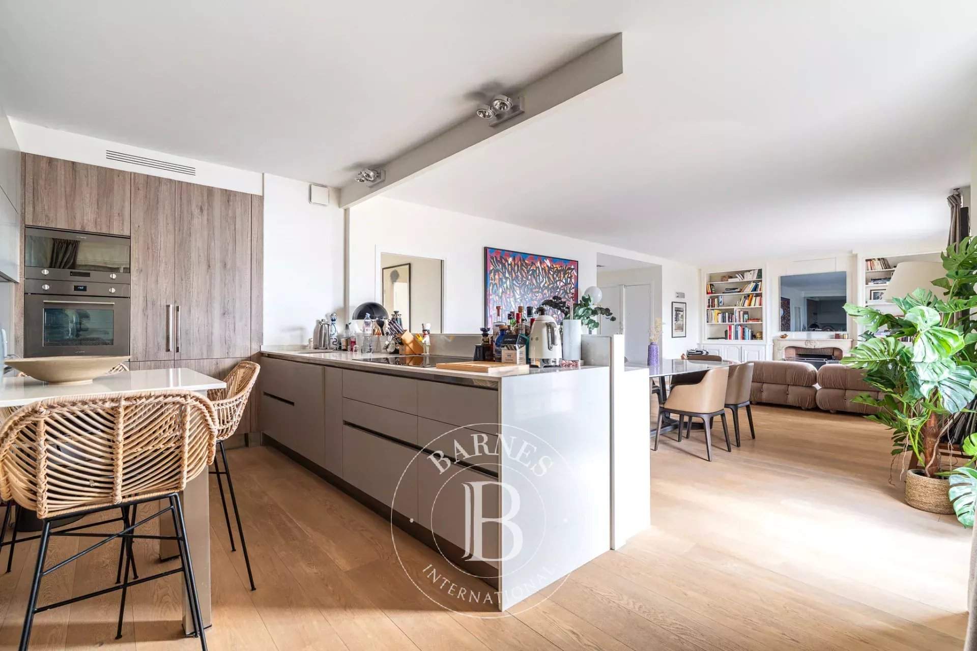 Paris  - Appartement 6 Pi&egrave;ces 4 Chambres - picture 10