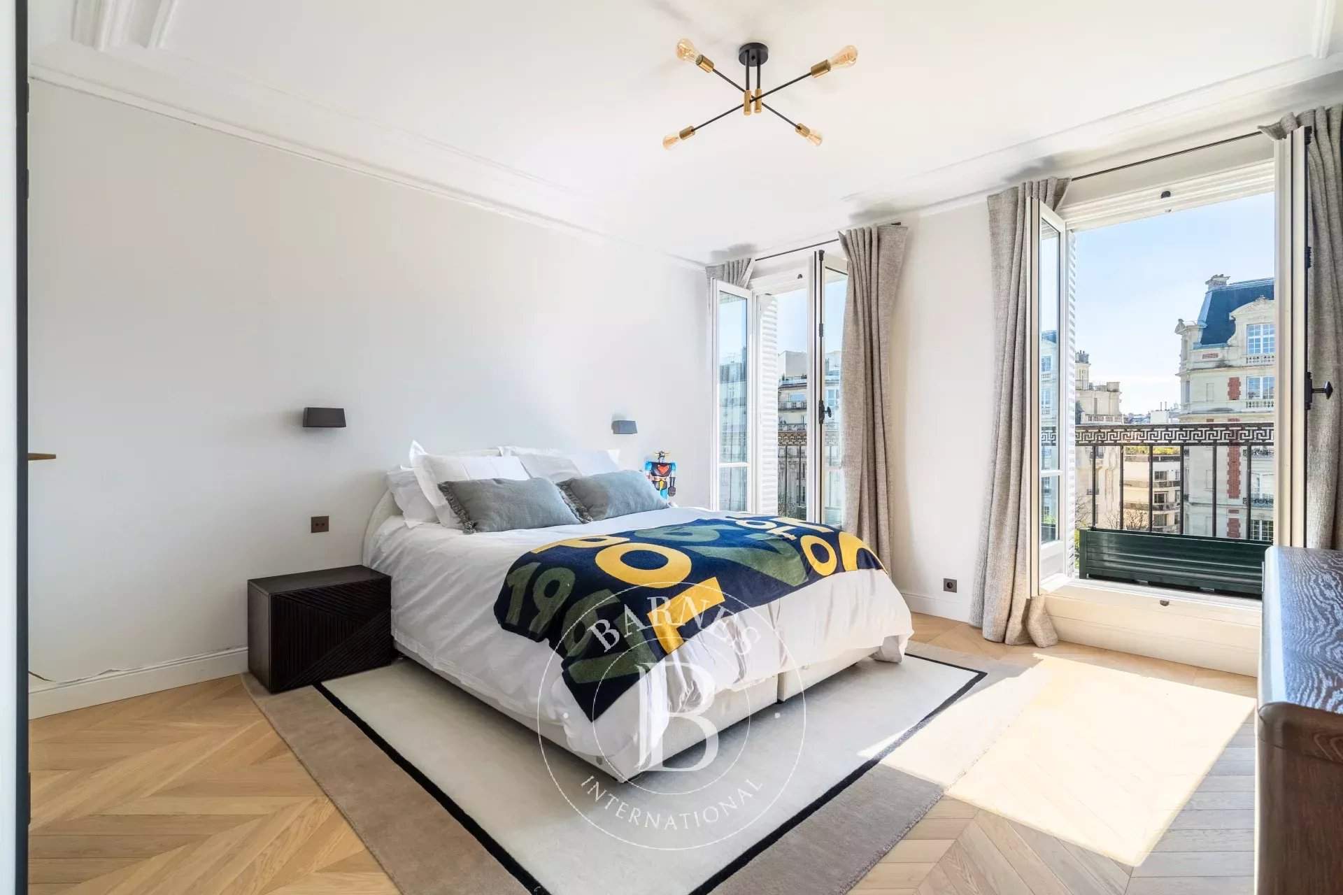 Paris  - Apartment 3 Bedrooms - picture 12