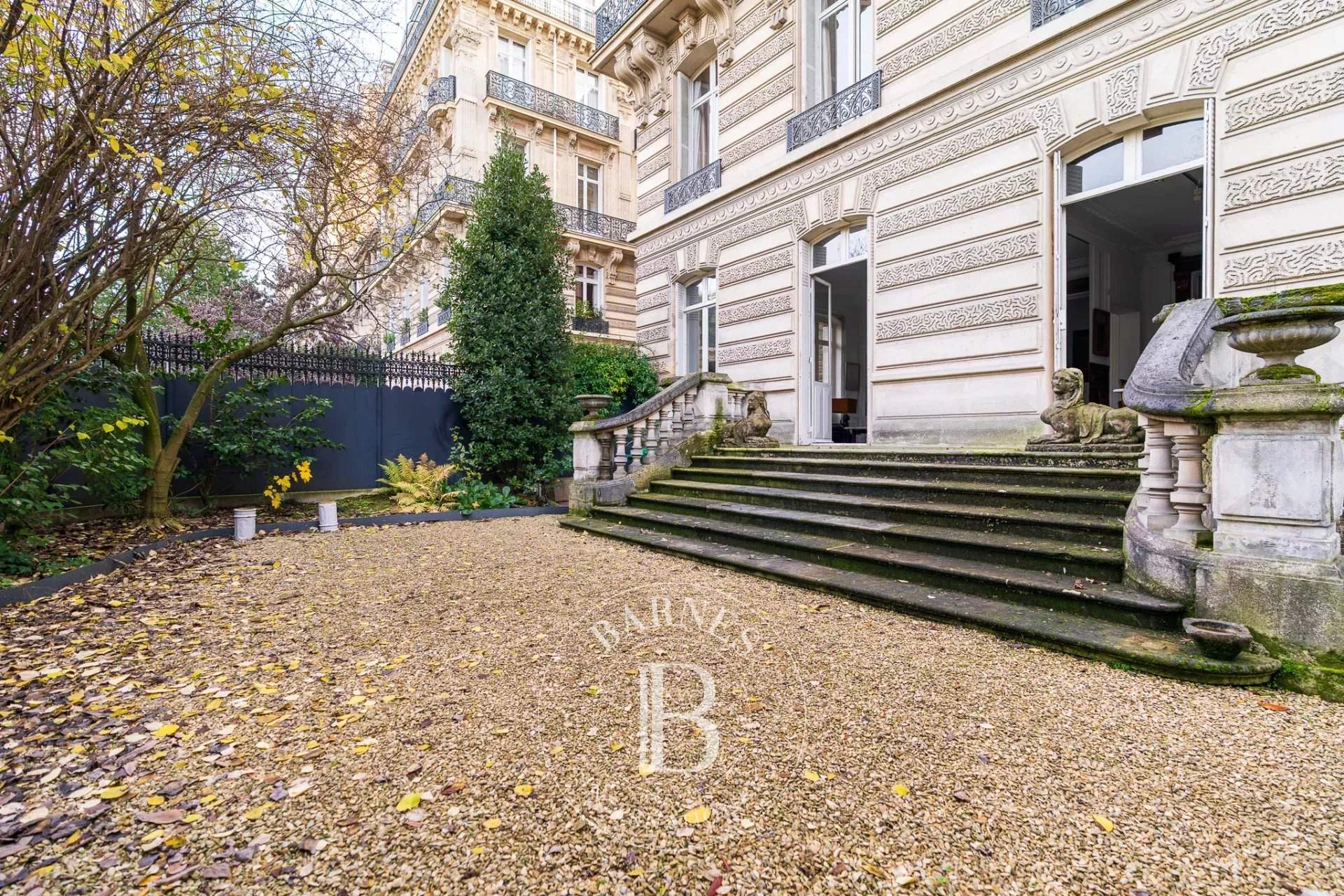 Paris  - Appartement 10 Pi&egrave;ces 3 Chambres - picture 16