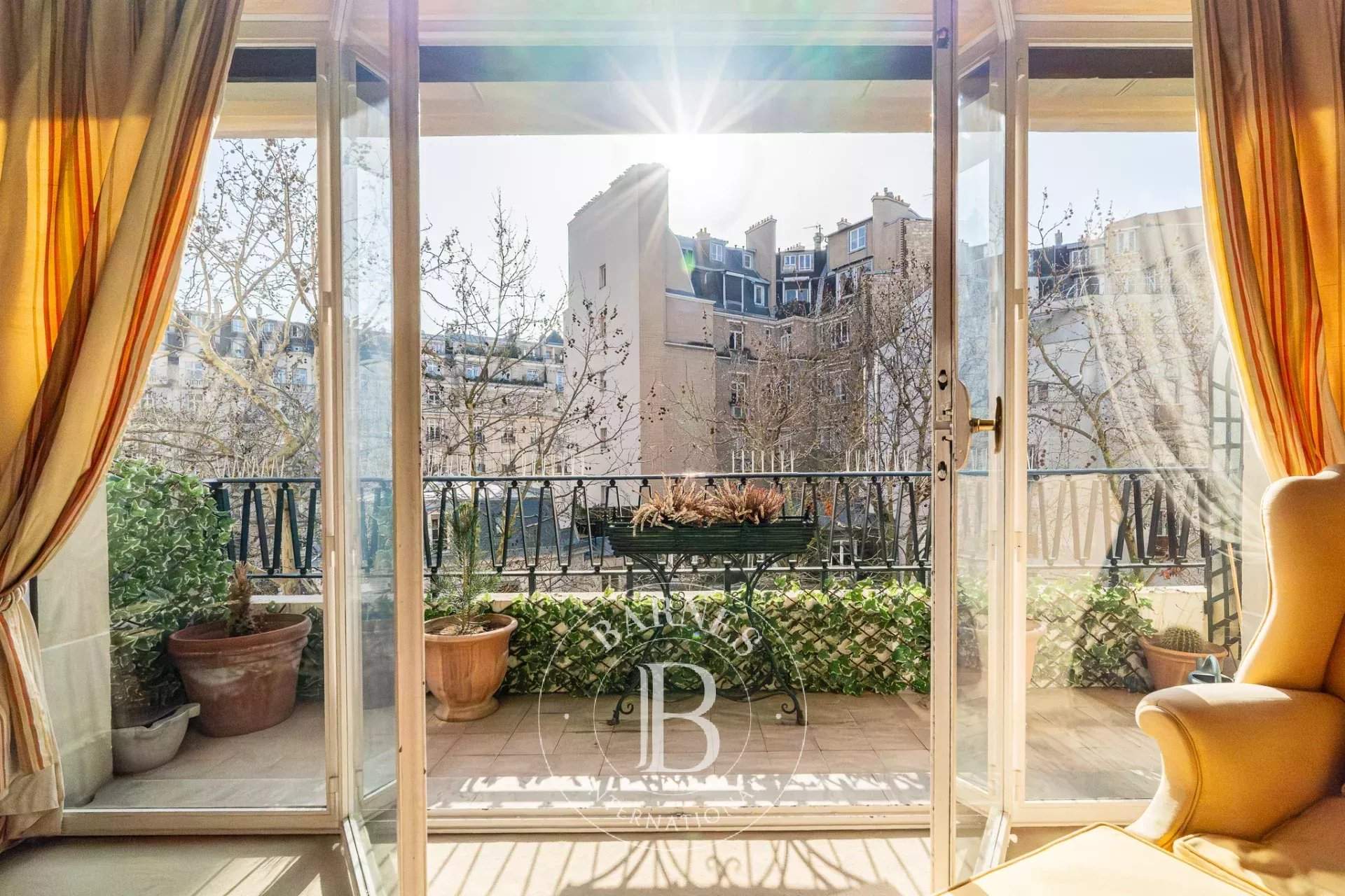 Paris  - Appartement 3 Pi&egrave;ces 2 Chambres - picture 5