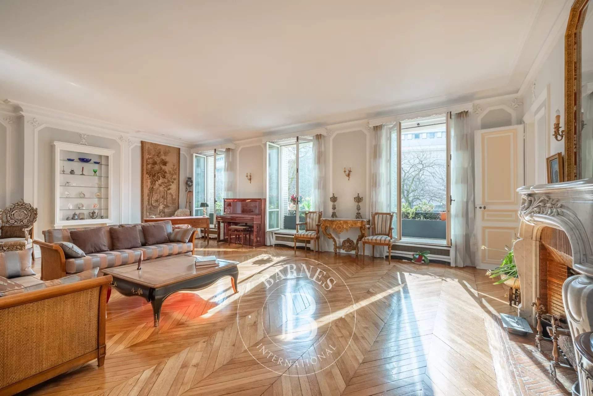Paris  - Apartment 4 Bedrooms - picture 4
