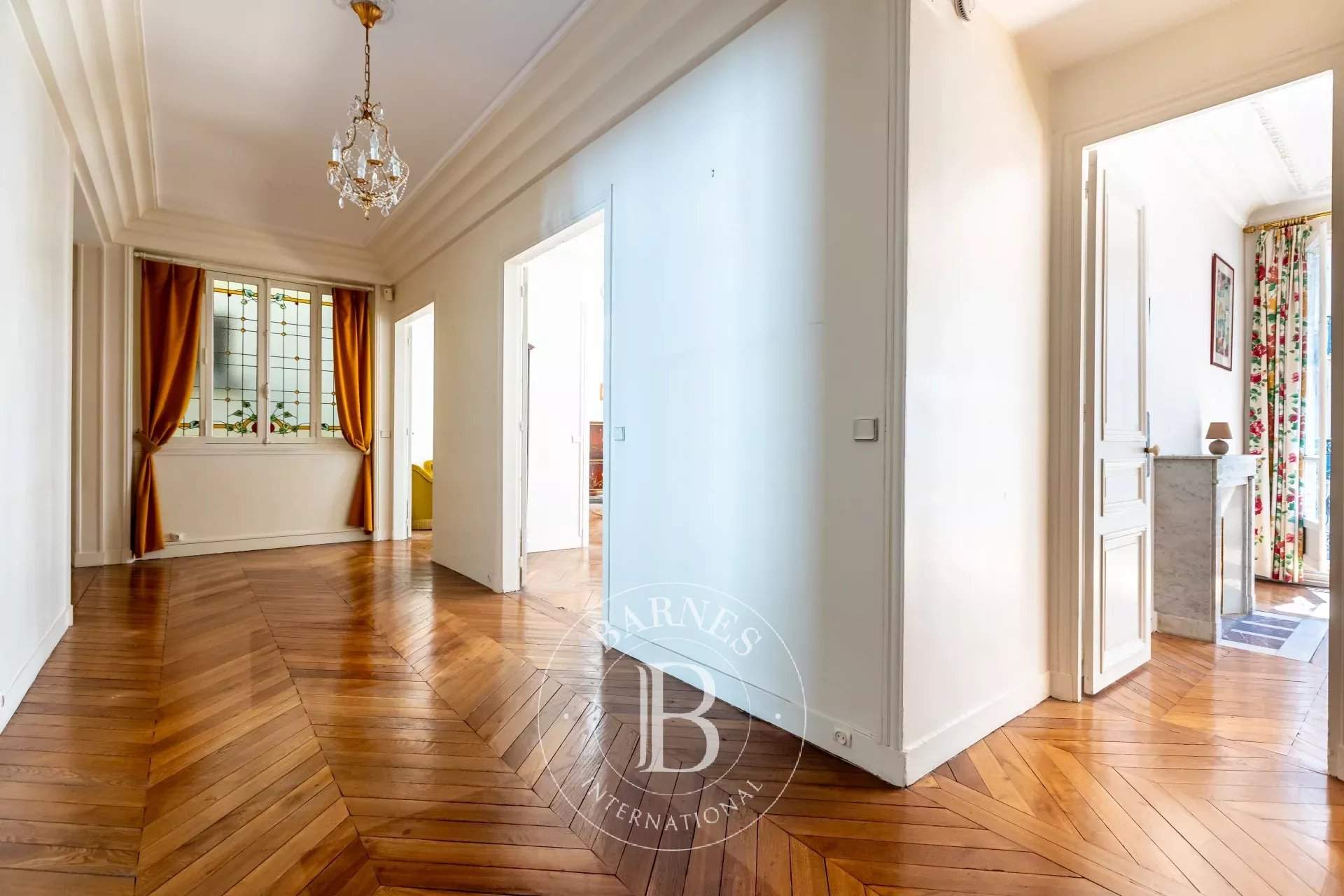 Paris  - Apartment 3 Bedrooms - picture 8