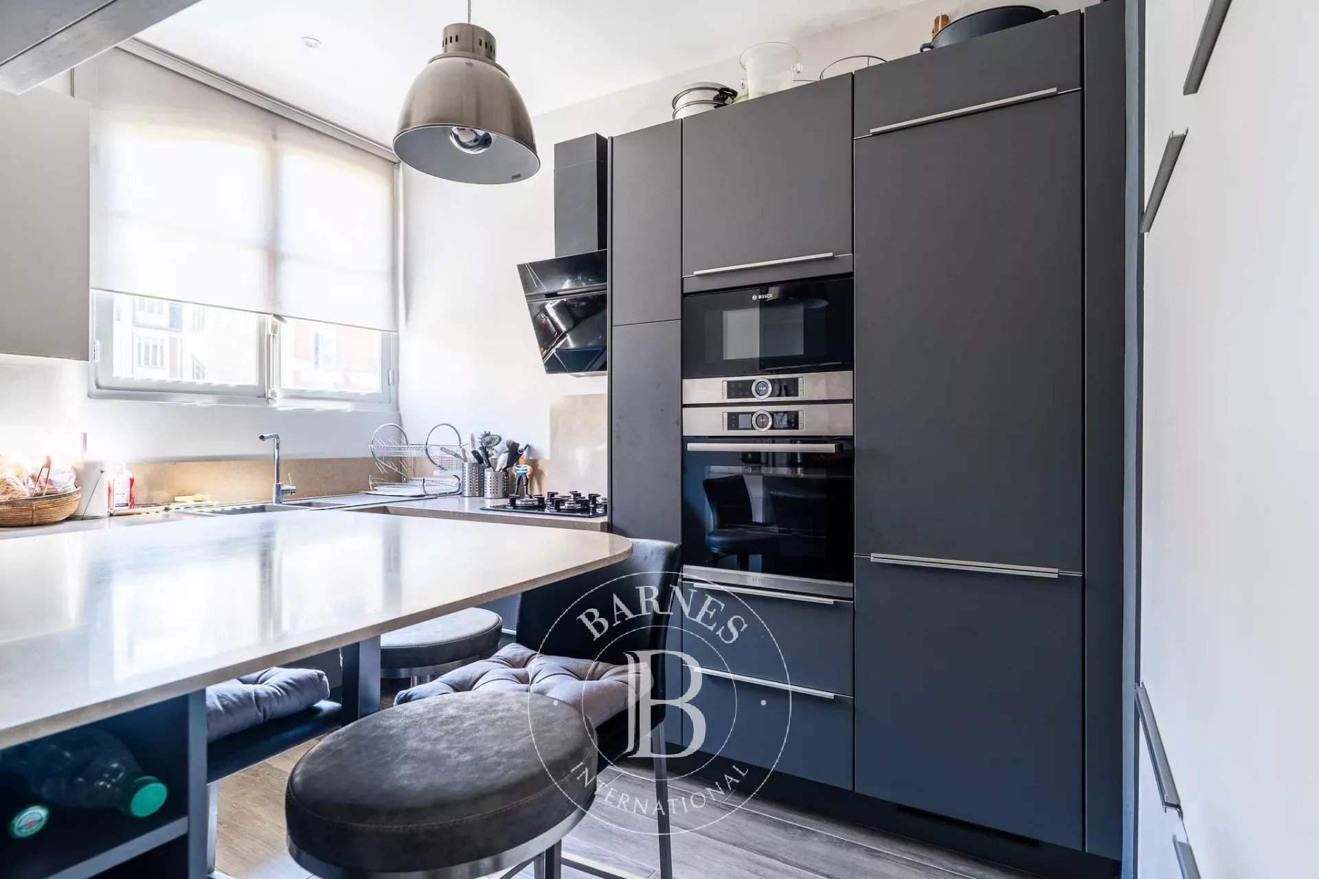 Paris  - Appartement 5 Pi&egrave;ces 3 Chambres - picture 8