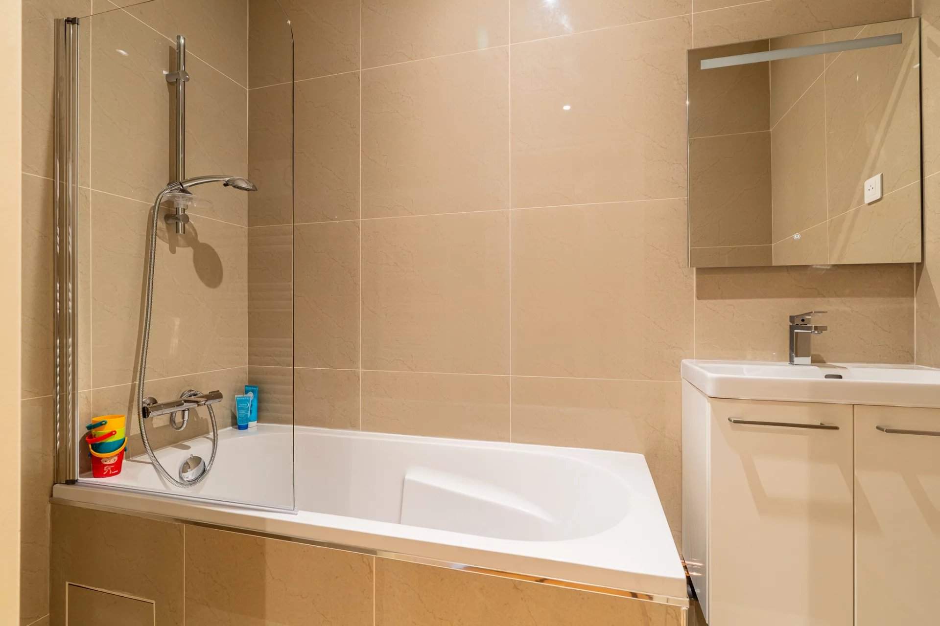 Paris  - Apartment 3 Bedrooms - picture 8