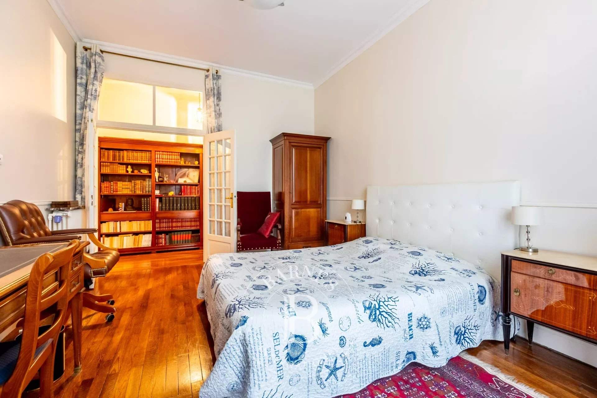 Paris  - Apartment 3 Bedrooms - picture 11