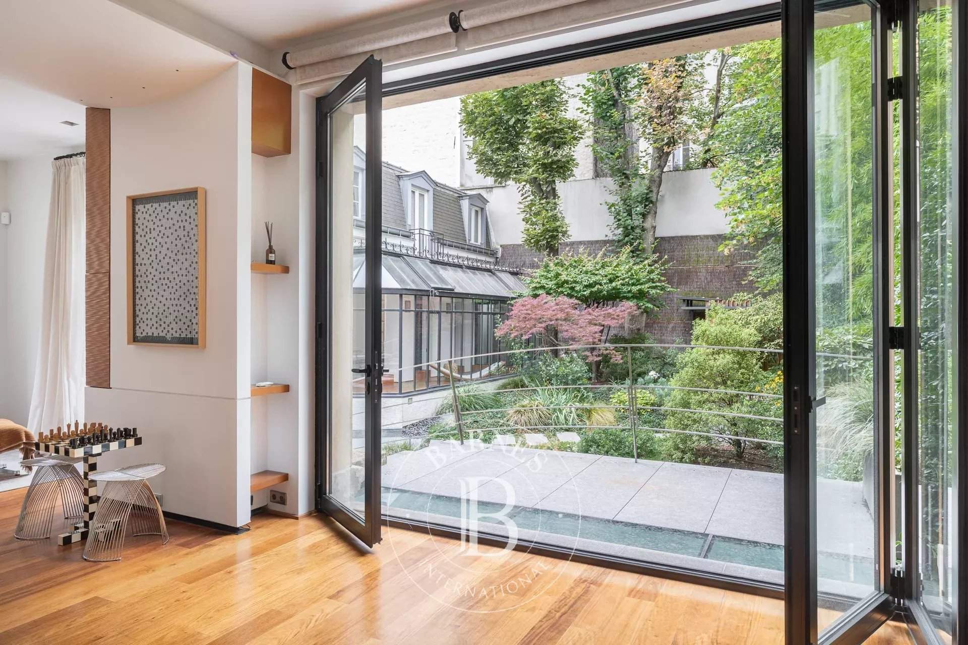 Paris  - Hôtel particulier 15 Pi&egrave;ces 5 Chambres - picture 5