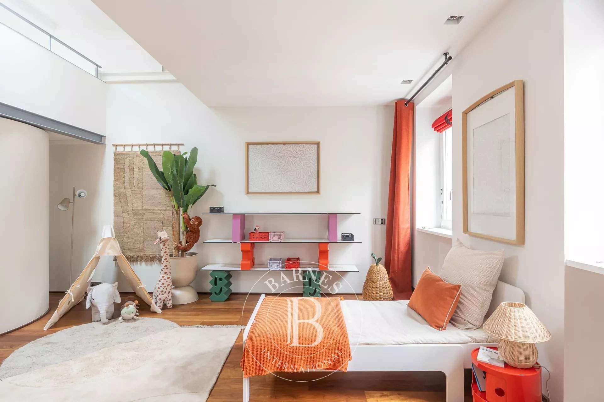 Paris  - Hôtel particulier 15 Pi&egrave;ces 5 Chambres - picture 10