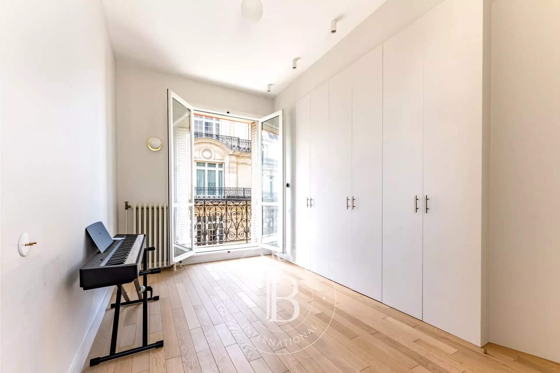 Paris  - Appartement 5 Pi&egrave;ces 3 Chambres - picture 10