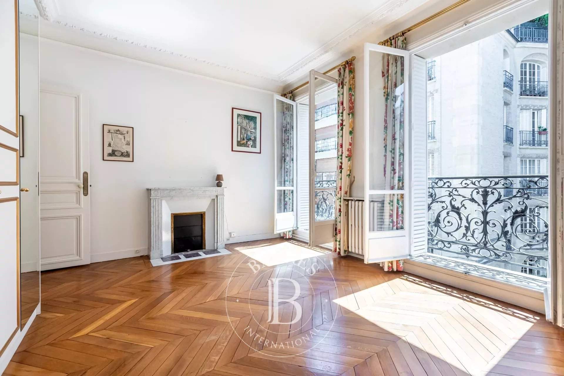 Paris  - Apartment 3 Bedrooms - picture 11