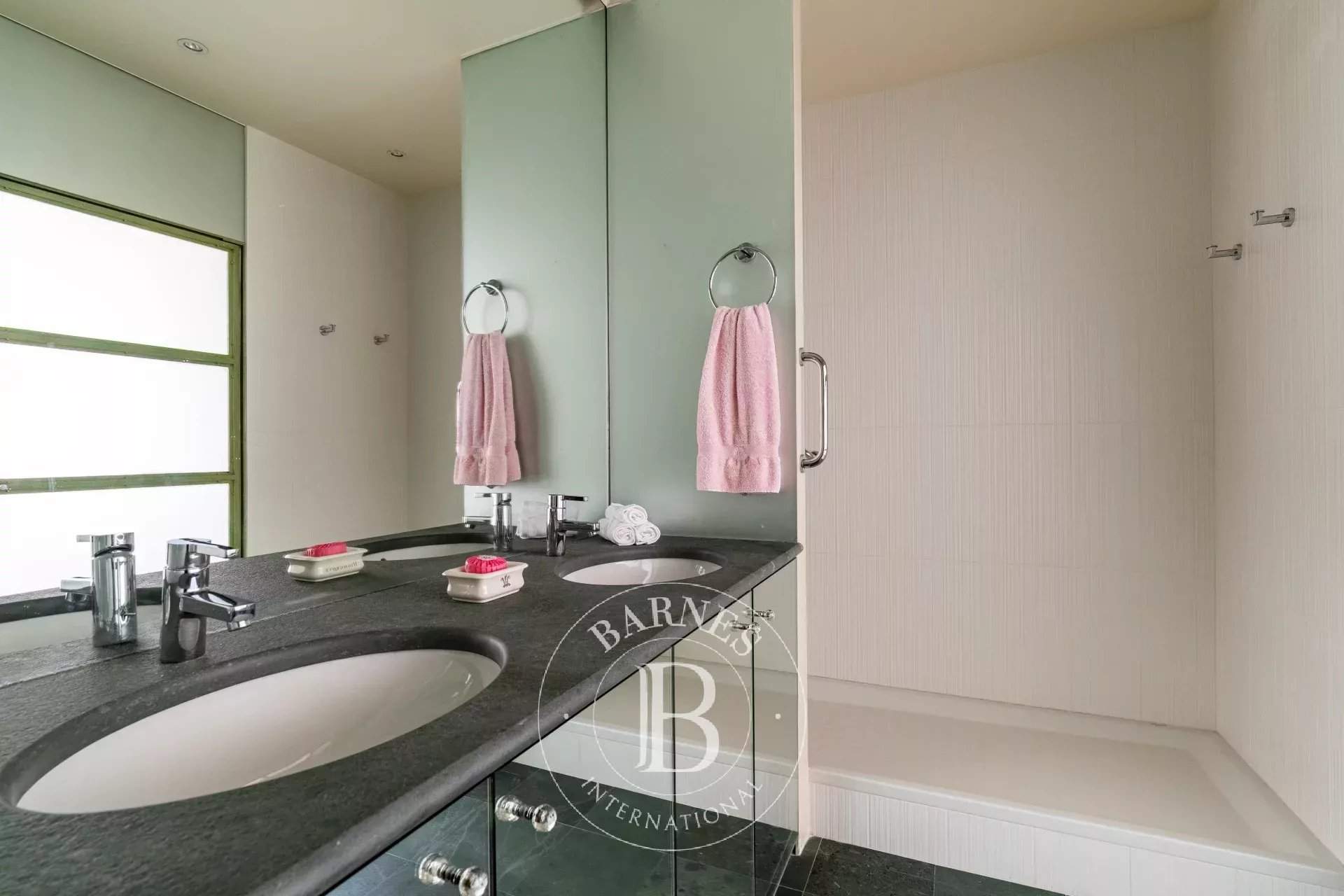Paris  - Apartment 3 Bedrooms - picture 6