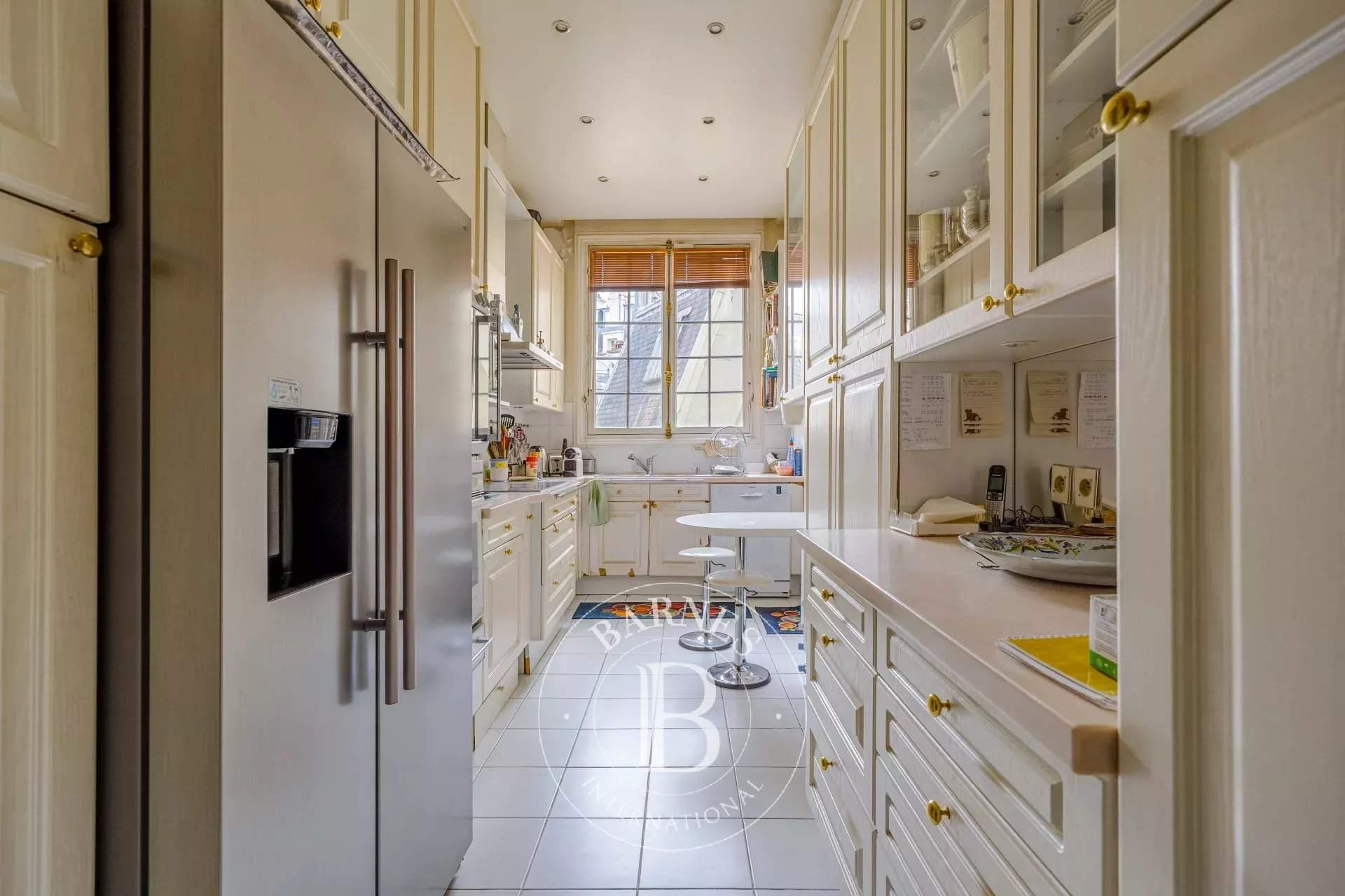 Paris  - Appartement 5 Pi&egrave;ces 2 Chambres - picture 12