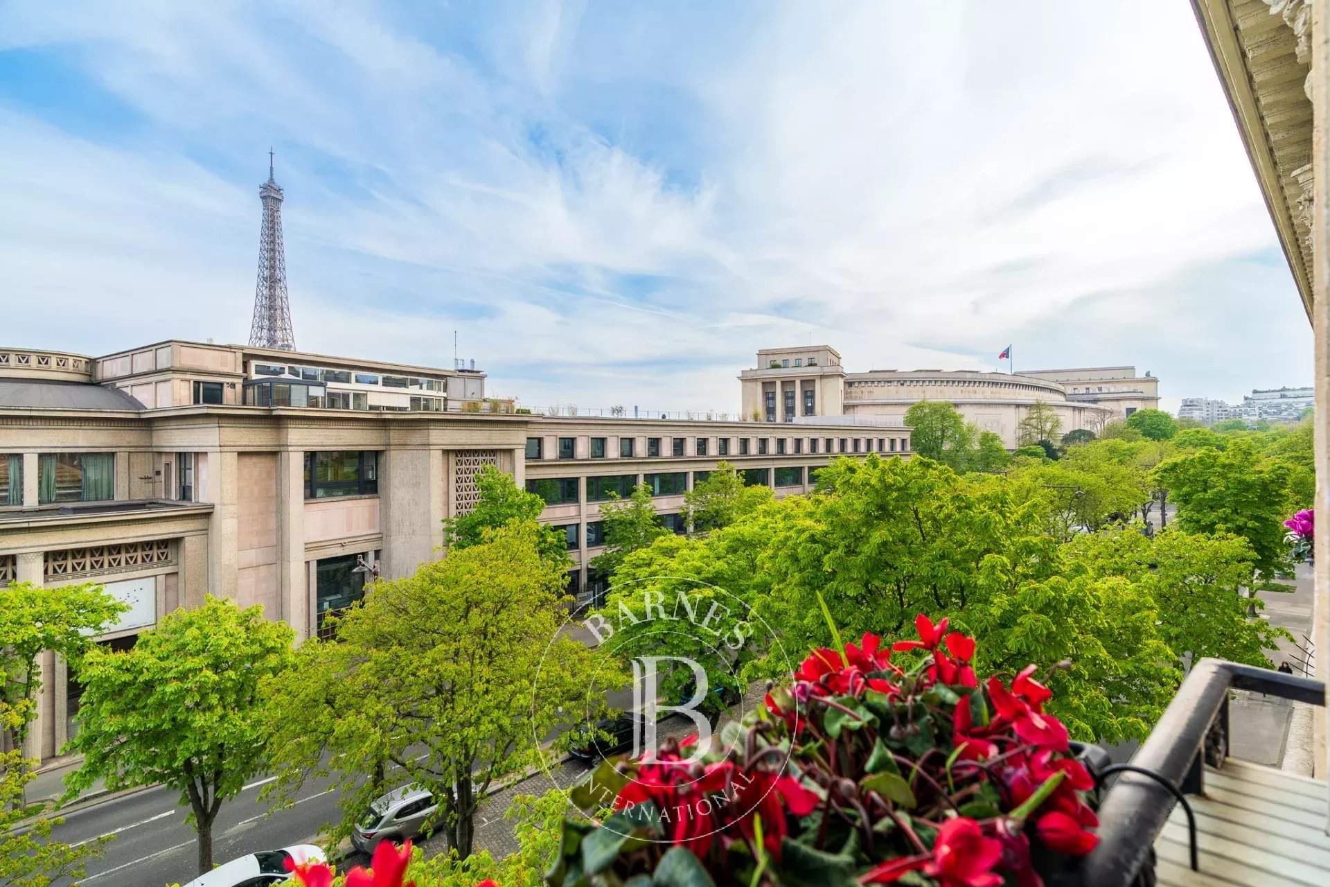 Paris  - Appartement 9 Pi&egrave;ces 4 Chambres - picture 7