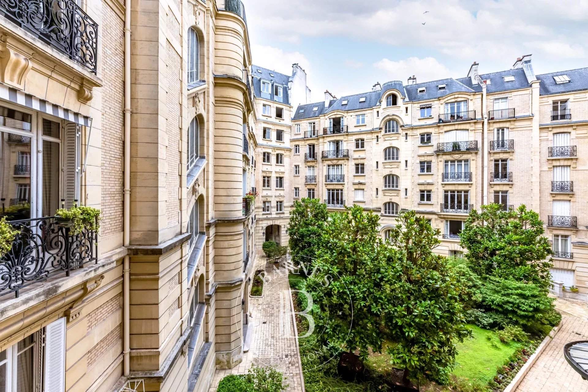 Paris  - Apartment 4 Bedrooms - picture 10