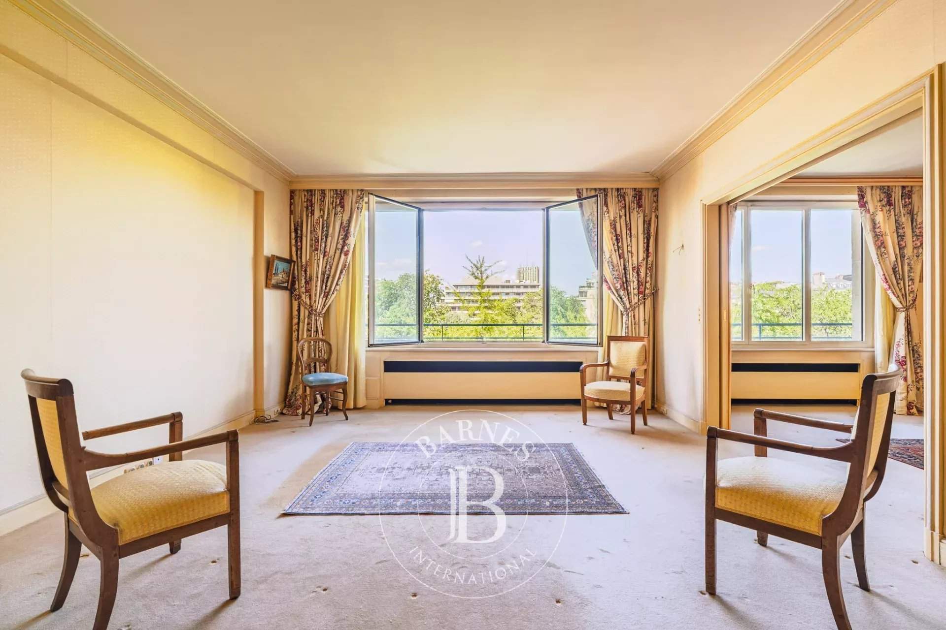 Paris  - Appartement 4 Pi&egrave;ces 3 Chambres - picture 1