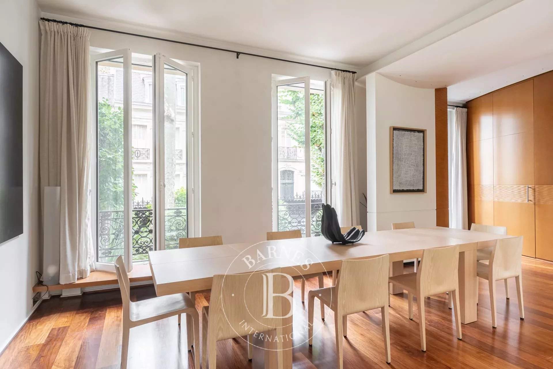 Paris  - Hôtel particulier 15 Pi&egrave;ces 5 Chambres - picture 6