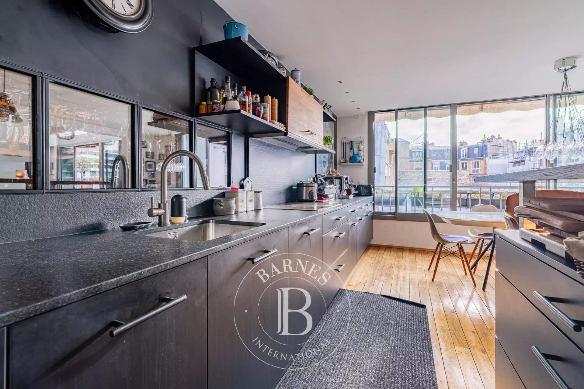 Paris  - Appartement 5 Pi&egrave;ces 3 Chambres - picture 9