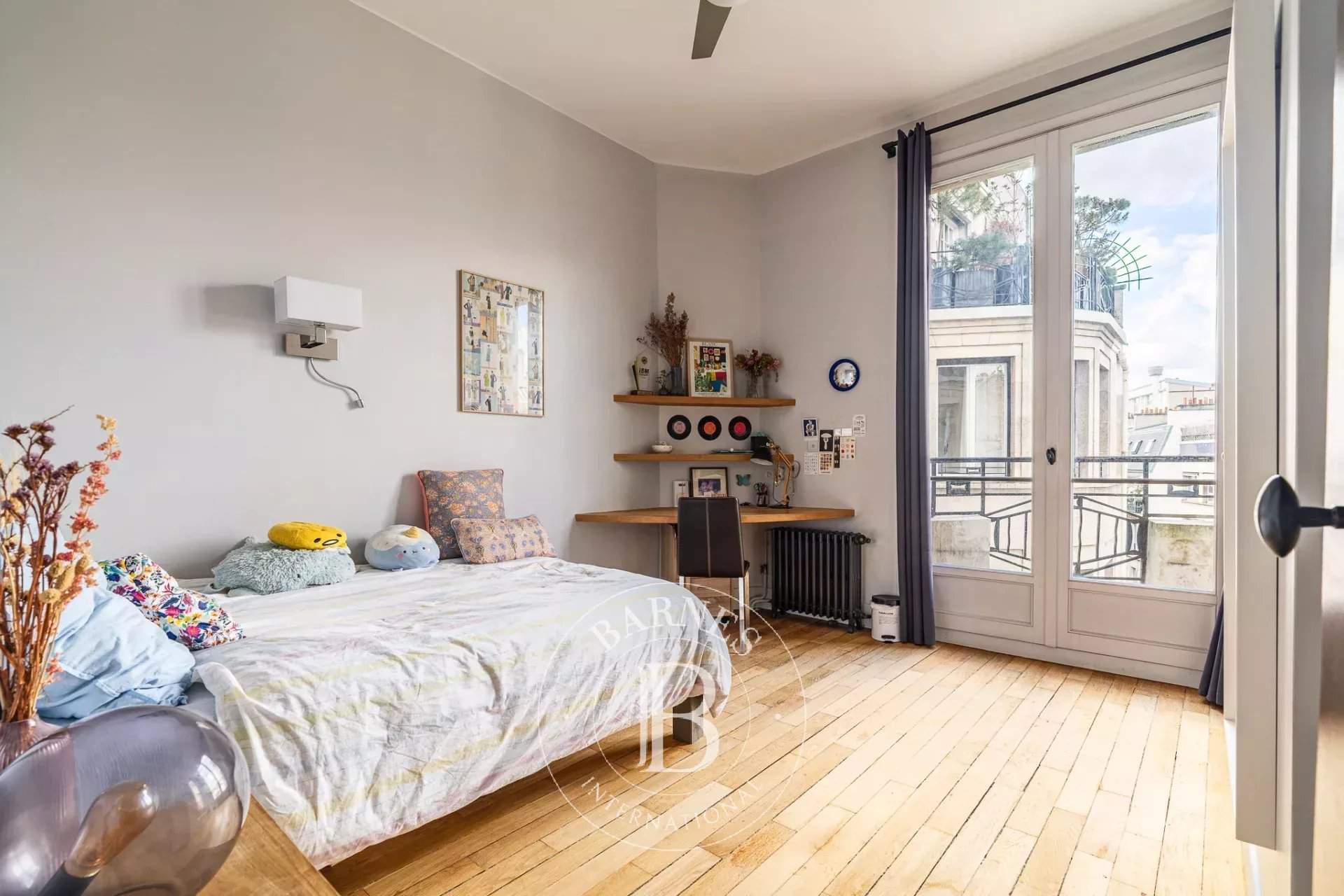 Paris  - Appartement 6 Pi&egrave;ces 3 Chambres - picture 8