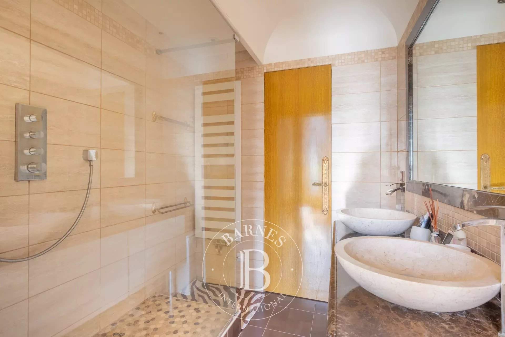 Paris  - Apartment 4 Bedrooms - picture 12