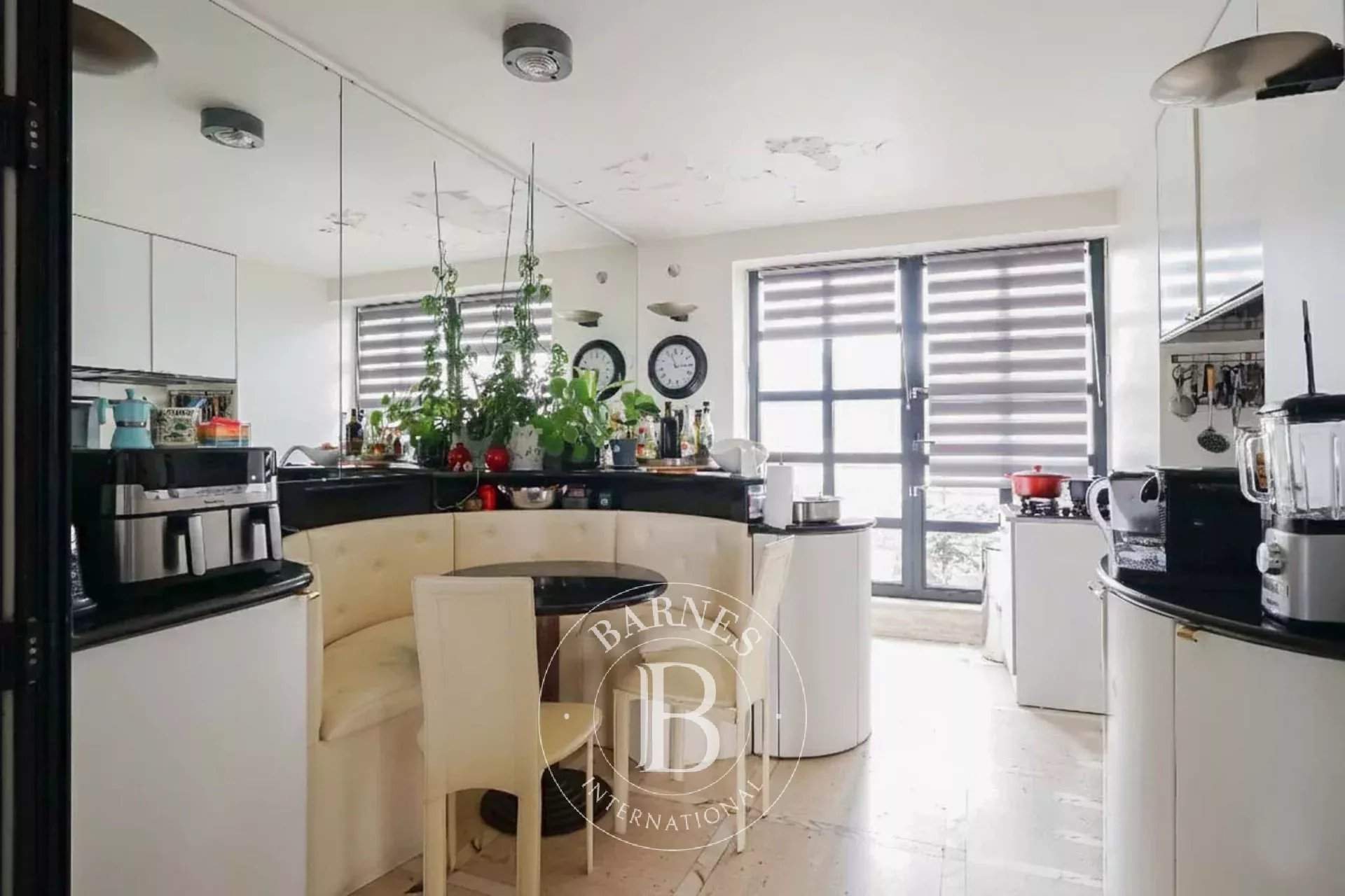 Paris  - Appartement 5 Pi&egrave;ces 3 Chambres - picture 8