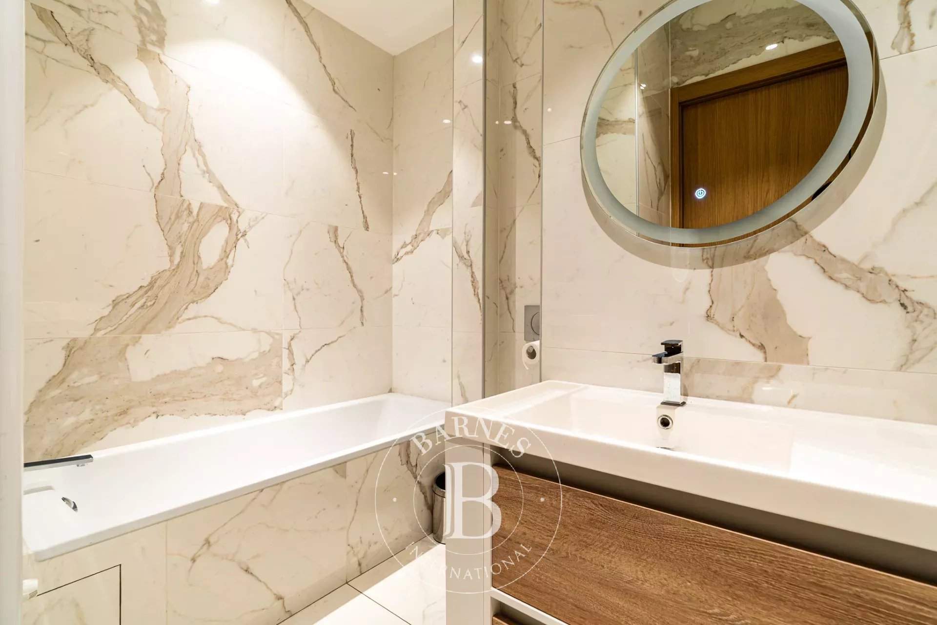 Paris  - Appartement 5 Pi&egrave;ces 3 Chambres - picture 10