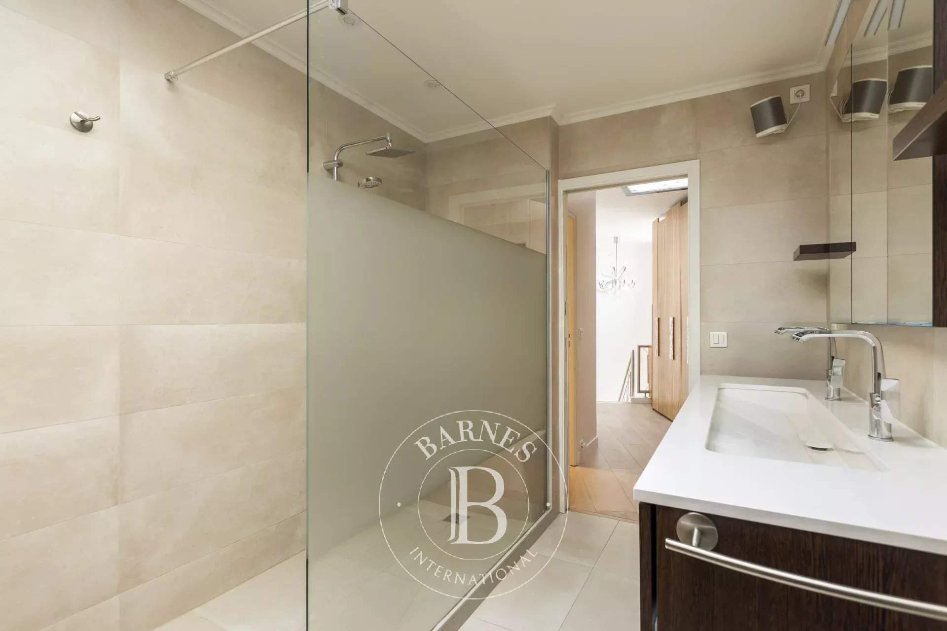 Paris  - Apartment 3 Bedrooms - picture 13