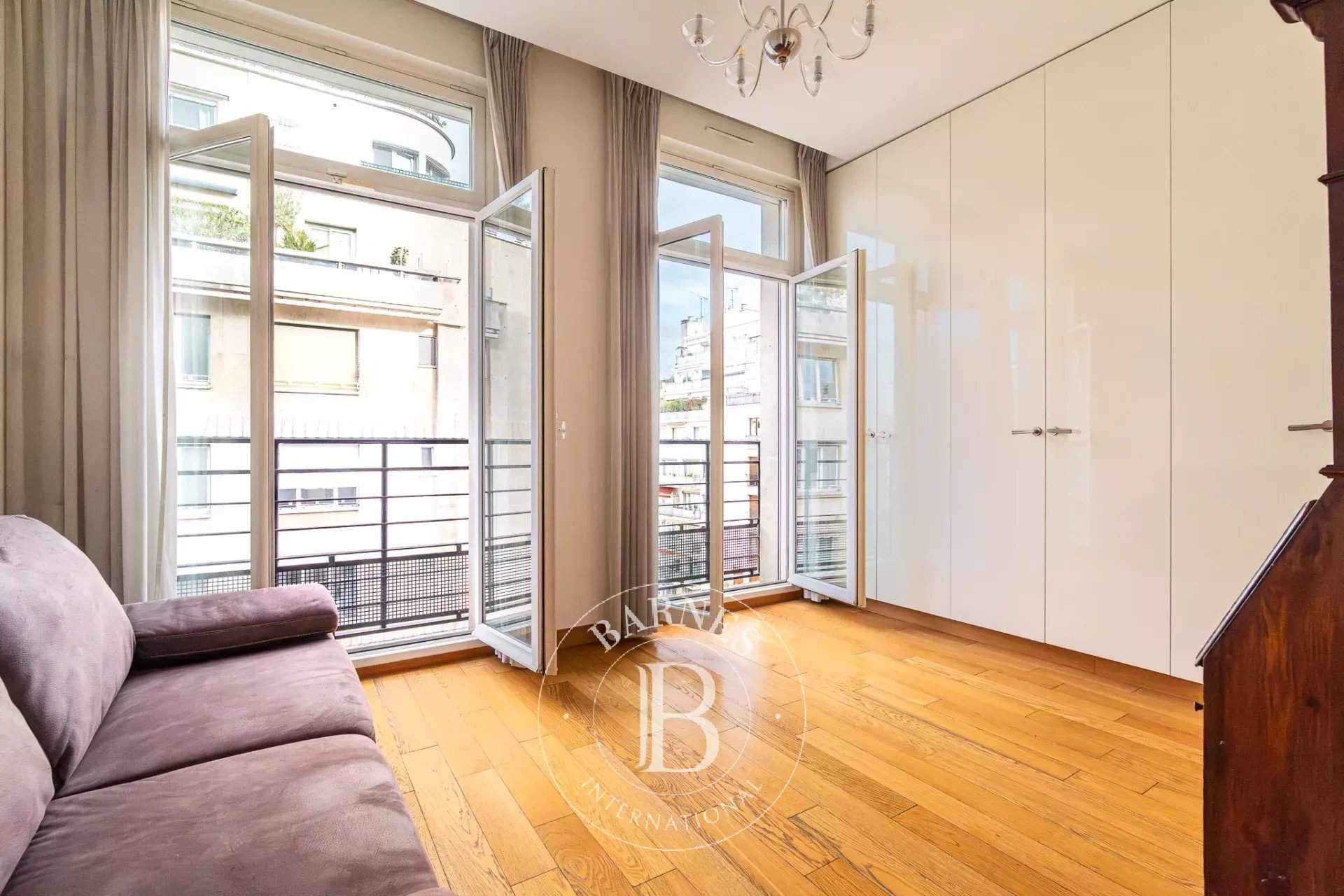 Paris  - Apartment 3 Bedrooms - picture 9