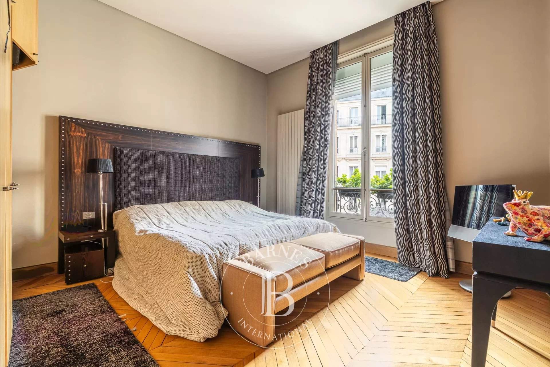 Paris  - Appartement 9 Pi&egrave;ces 4 Chambres - picture 9